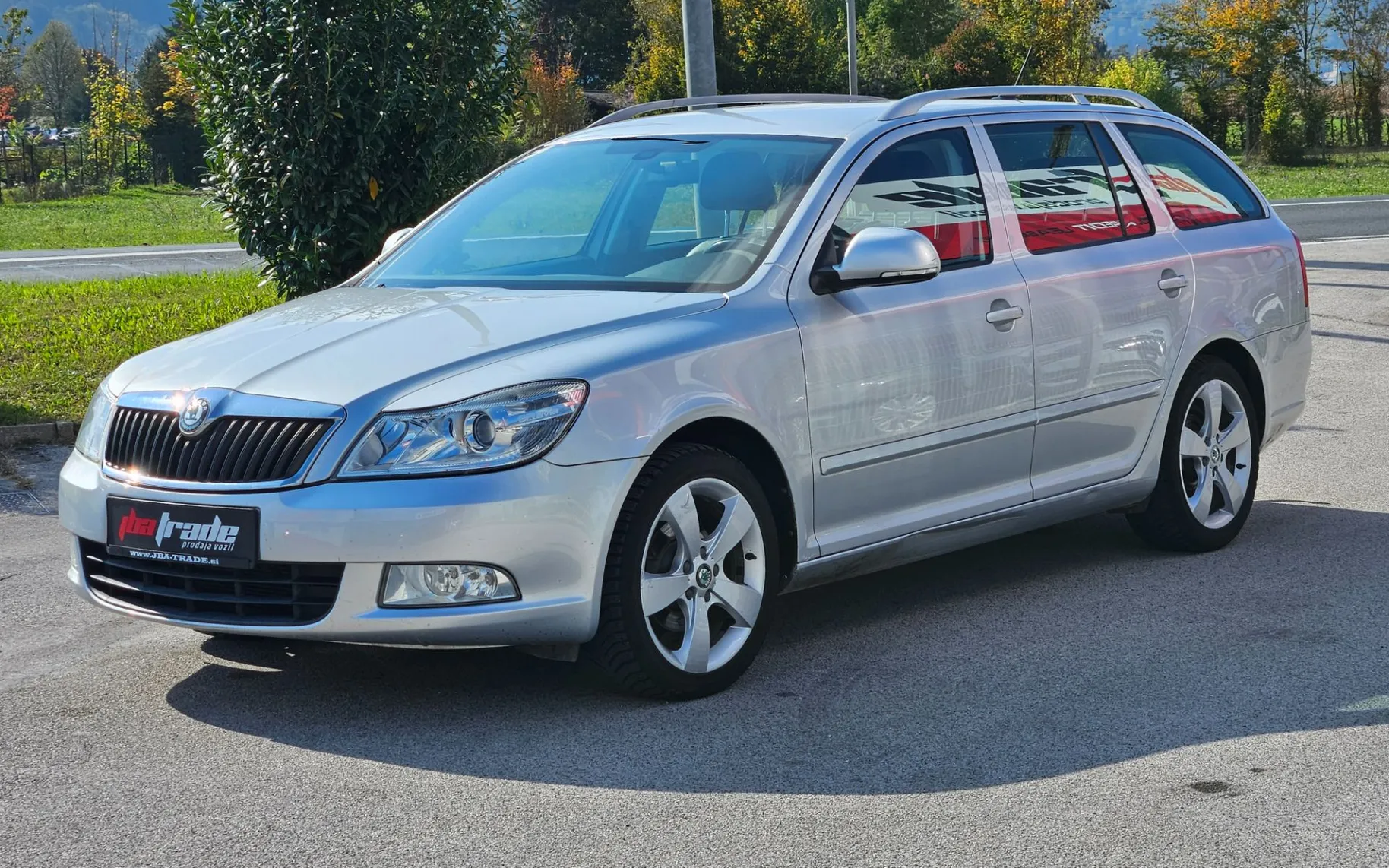 Zunanja slika - Škoda Octavia - Combi 1.6 CR TDI DPF Ambition. USNJE.NAVI.KLJUKA - 1