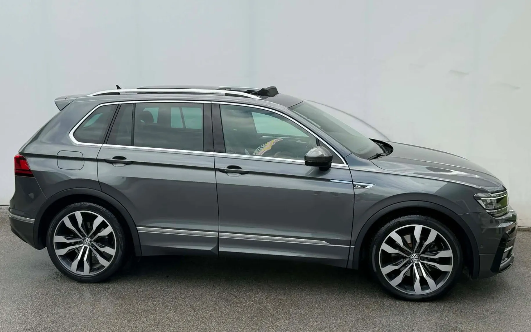 Zunanja slika - VW Tiguan - 2.0 TDI-4X4-DSG-R LINE-VIRTUAL-LIZING ZA TUJCE- - 4