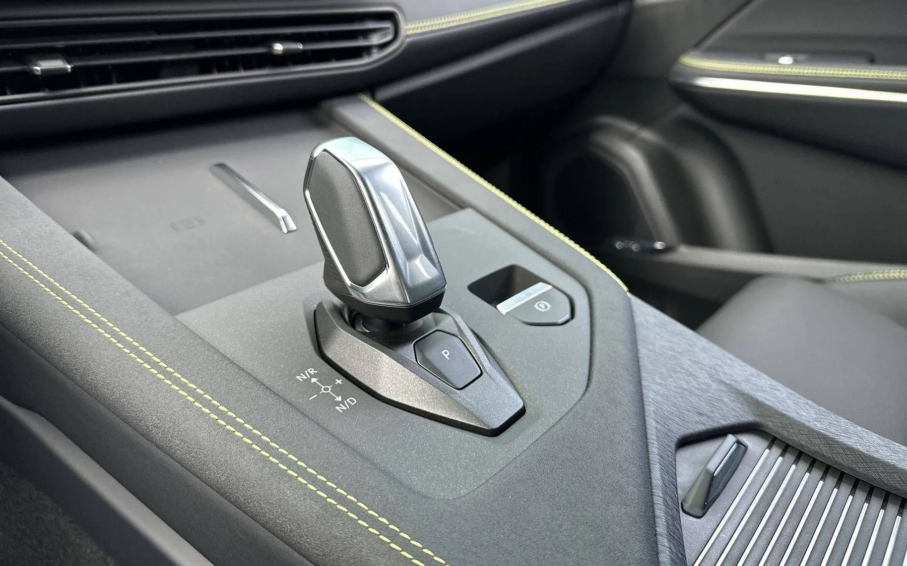 Notranja slika - Lynk & Co 01 - More 2025 Priključni hibrid... - 19