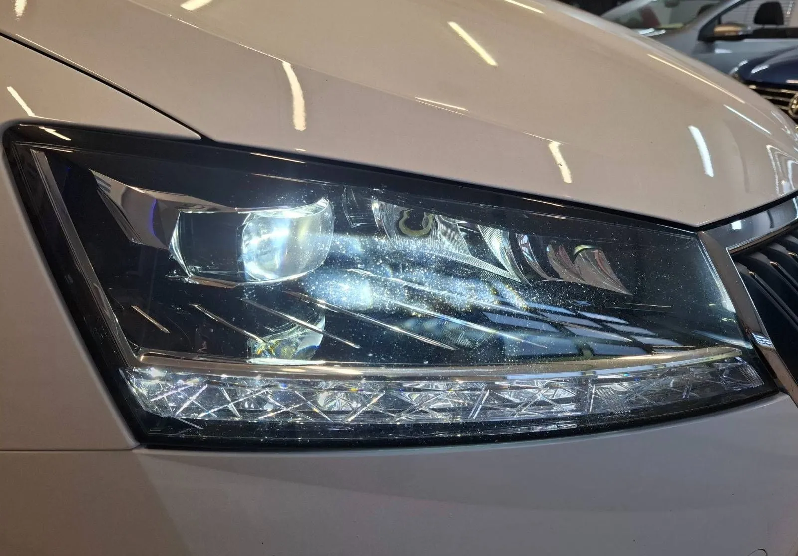 Zunanja slika - Škoda Fabia - Combi 1.0 TSI 70kW FUL LED-PDC-SLO-1LASTNIK- - 2