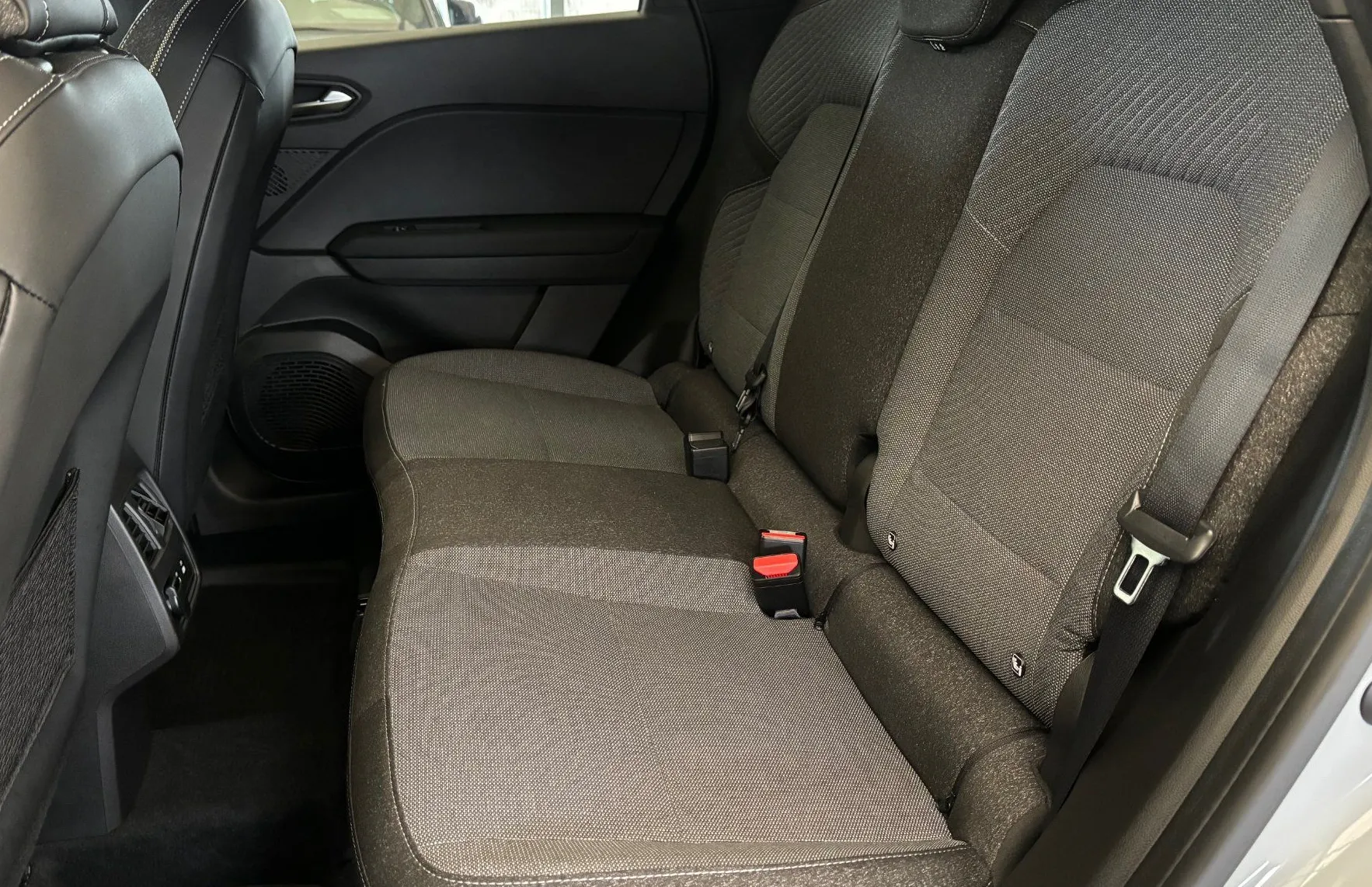 Zunanja slika - Renault Captur - TCe 140 Techno - SLOVENSKI - 9