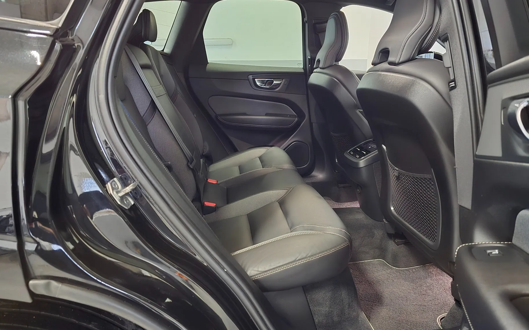 Zunanja slika - Volvo XC60 - B4 D R-design 145 Avt. - 13