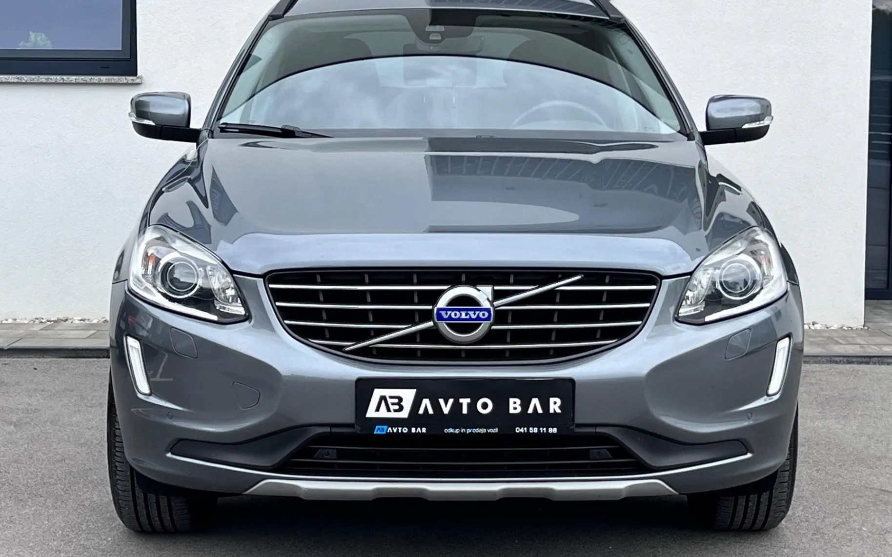 Zunanja slika - Volvo XC60 - 2.4 AWD D4+XENON+NAVI+KLJUKA - 2