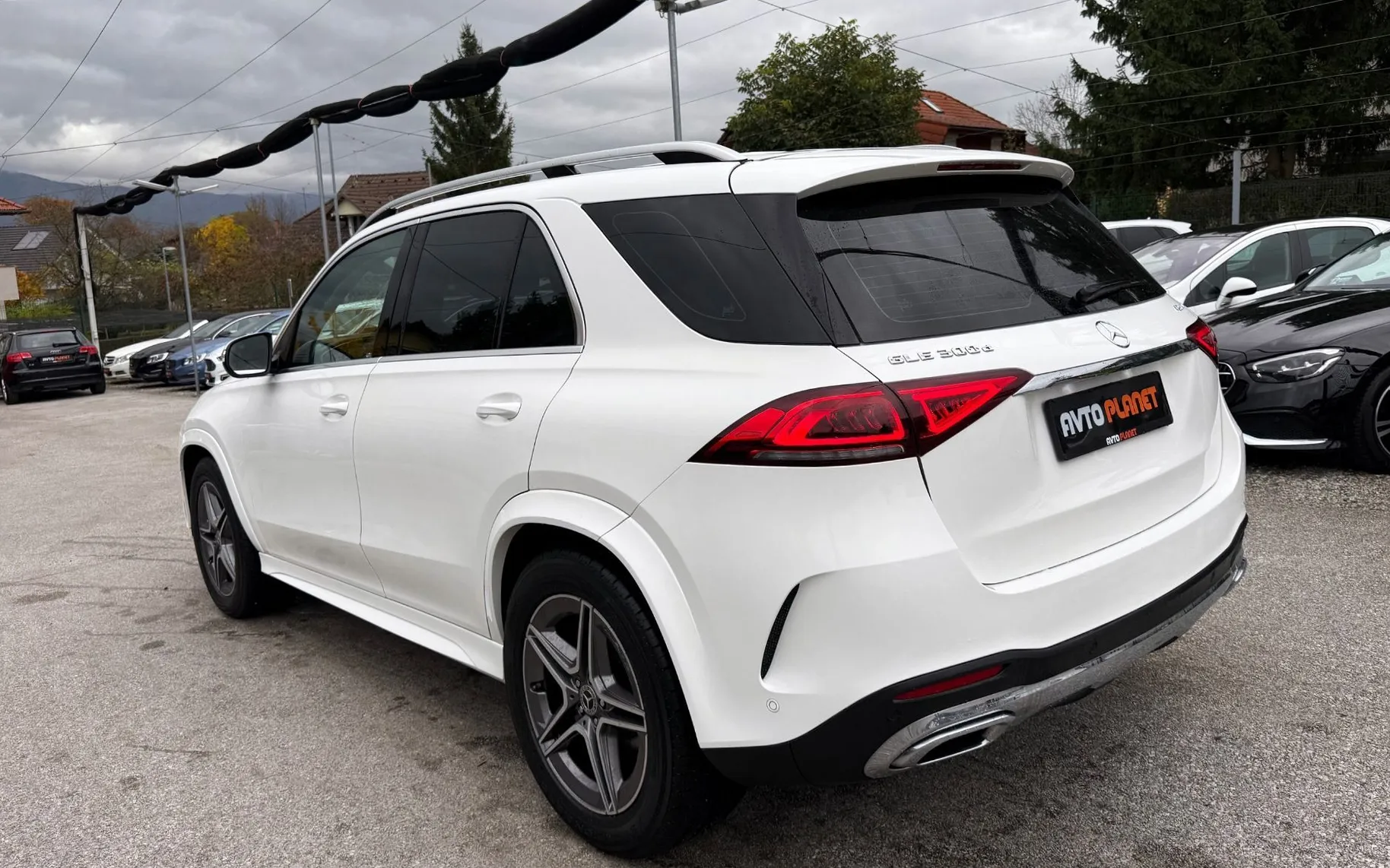Zunanja slika - Mercedes-Benz GLE-Razred - GLE 300 d 4MATIC AMG LiNE AIRMATIC LED 360K ALU20 - 3