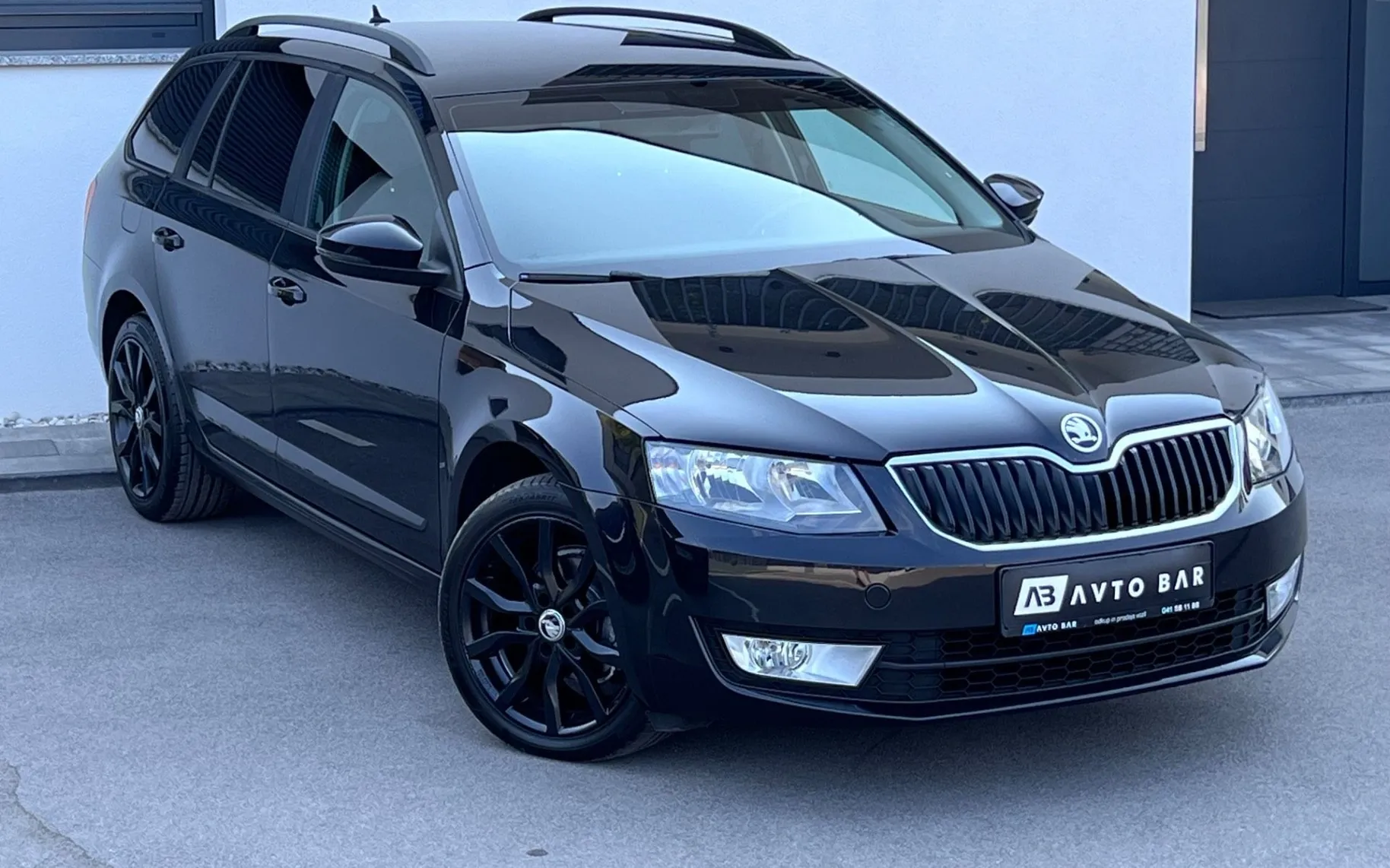 Zunanja slika - Škoda Octavia - 1.6 TDI+ALU+NAVI+DSG+KLJUKA - 6