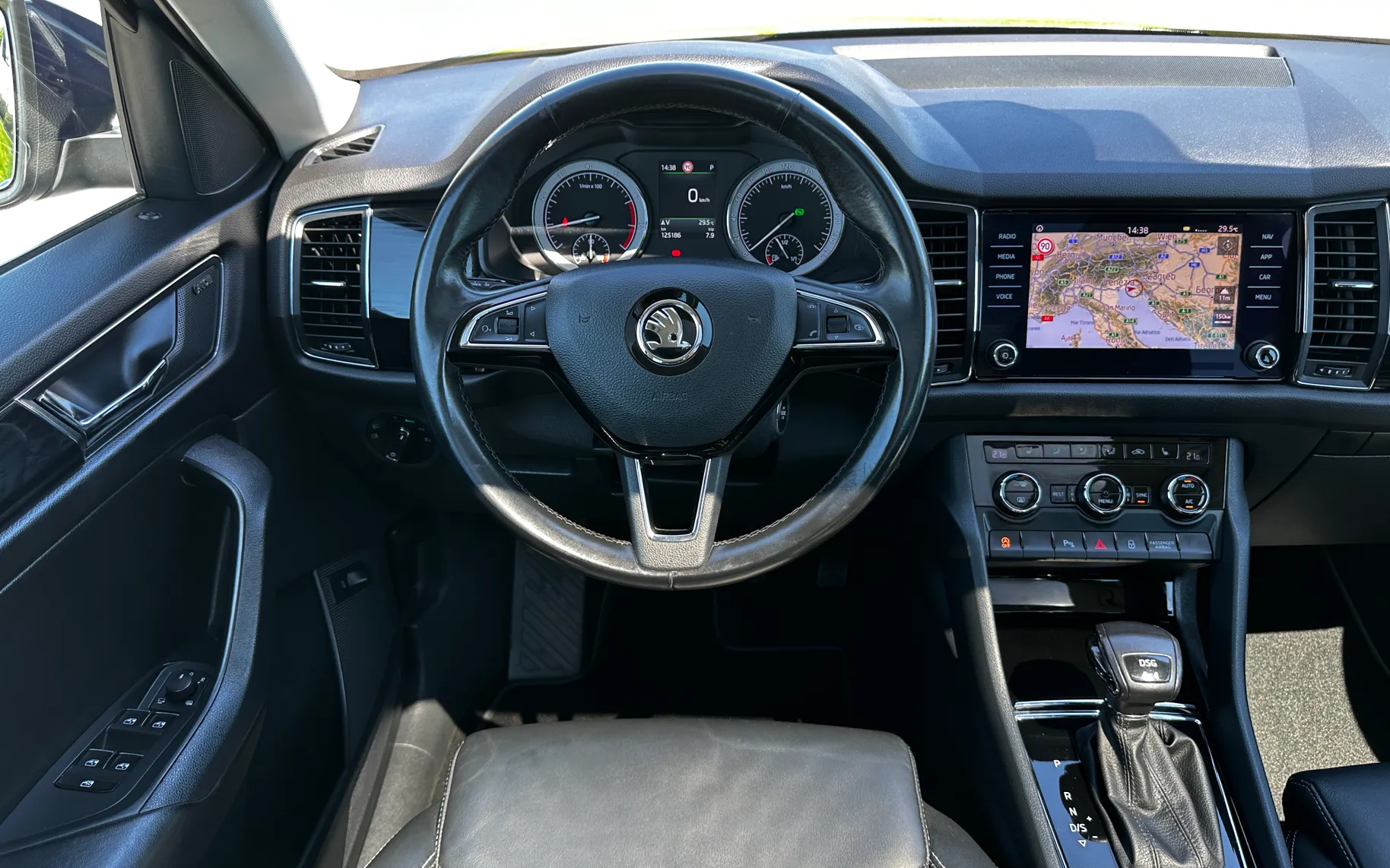 Zunanja slika - Škoda Kodiaq - 2.0 TSI 4x4 DSG STYLE-PANORAMA-LED-PDC-MEMO-ALU.19 - 13