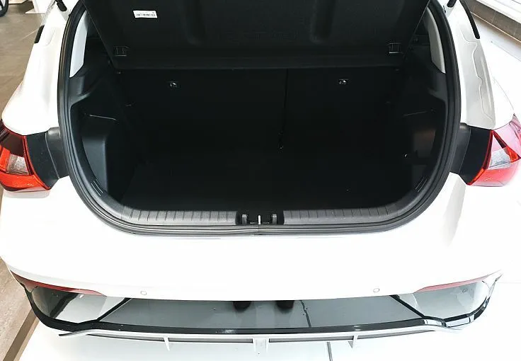 Zunanja slika - Hyundai i20 - 1.0 T-GDI COMFORT-AVT.KLIMA-REZ.KOLO-WINTER-VIDEO - 6
