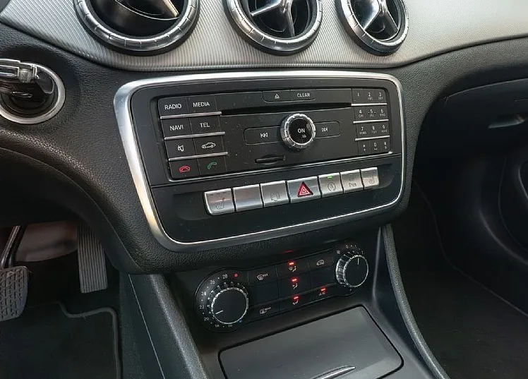 Zunanja slika - Mercedes-Benz CLA-Razred - 180•AMBIENT•PDC•BI-XENON•NAVI•TEMP•KREDIT•LEASING - 14