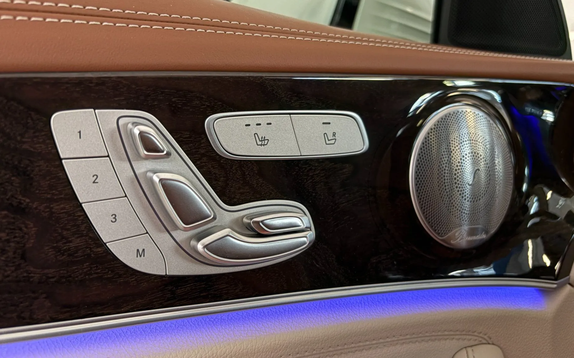 Notranja slika - Mercedes-Benz E-Razred - 220d 4Matic|Pano|ACC|Designo|Burmester|360K|Memory - 9