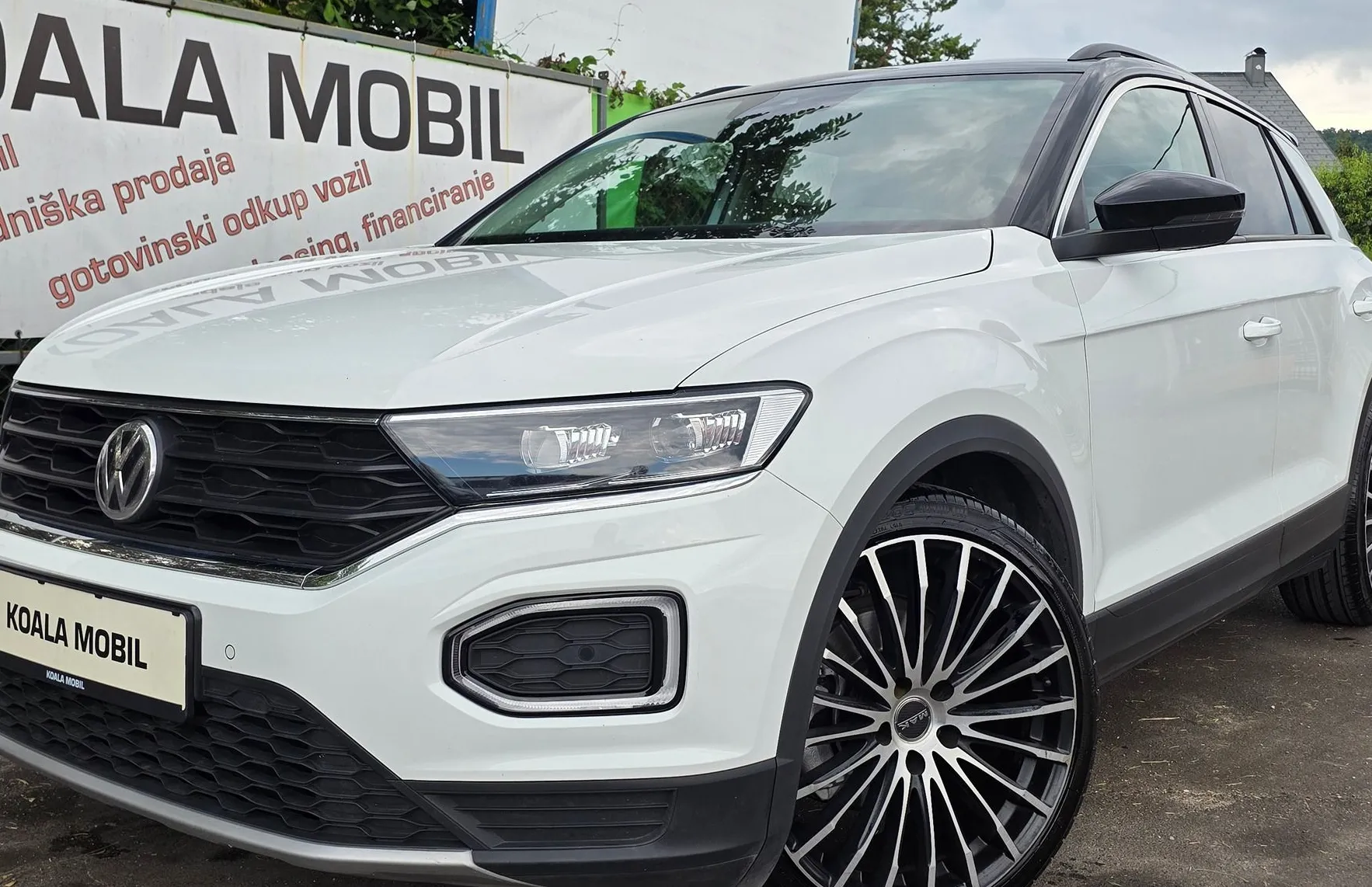 Zunanja slika - Volkswagen T-Roc - 1.6 TDI BMT SPORT LED-VIRTUAL-ALU-PDC - 1