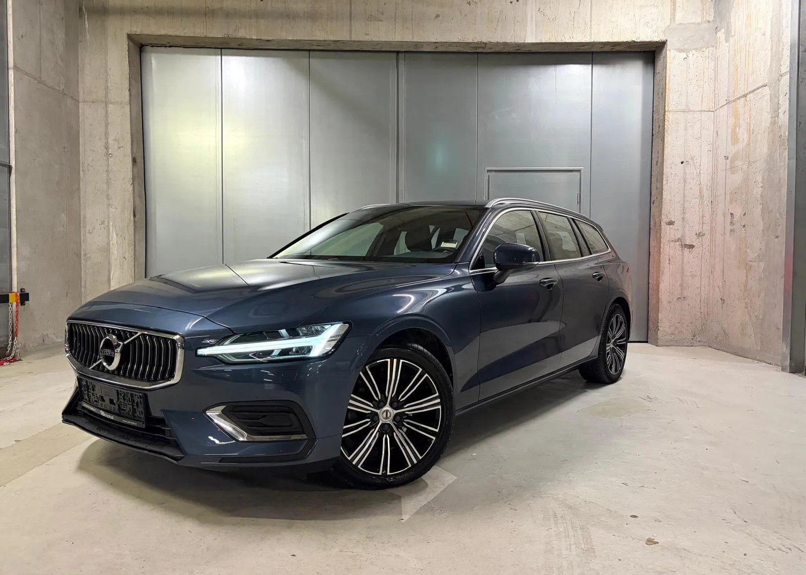 Zunanja slika - Volvo V60 - B4D Inscription Avt. - 2