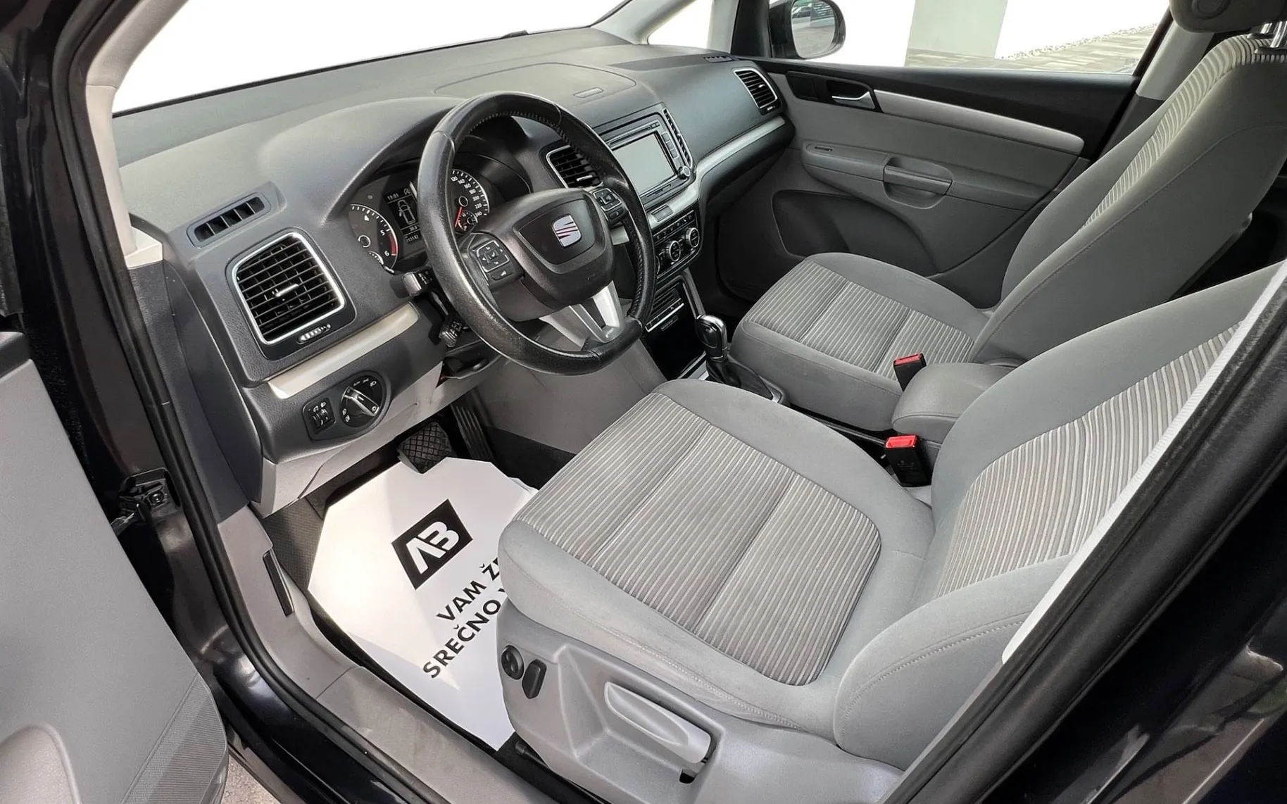 Notranja slika - Seat Alhambra - 2.0 TDI+7.SED+F1+DSG+TEMP... - 9