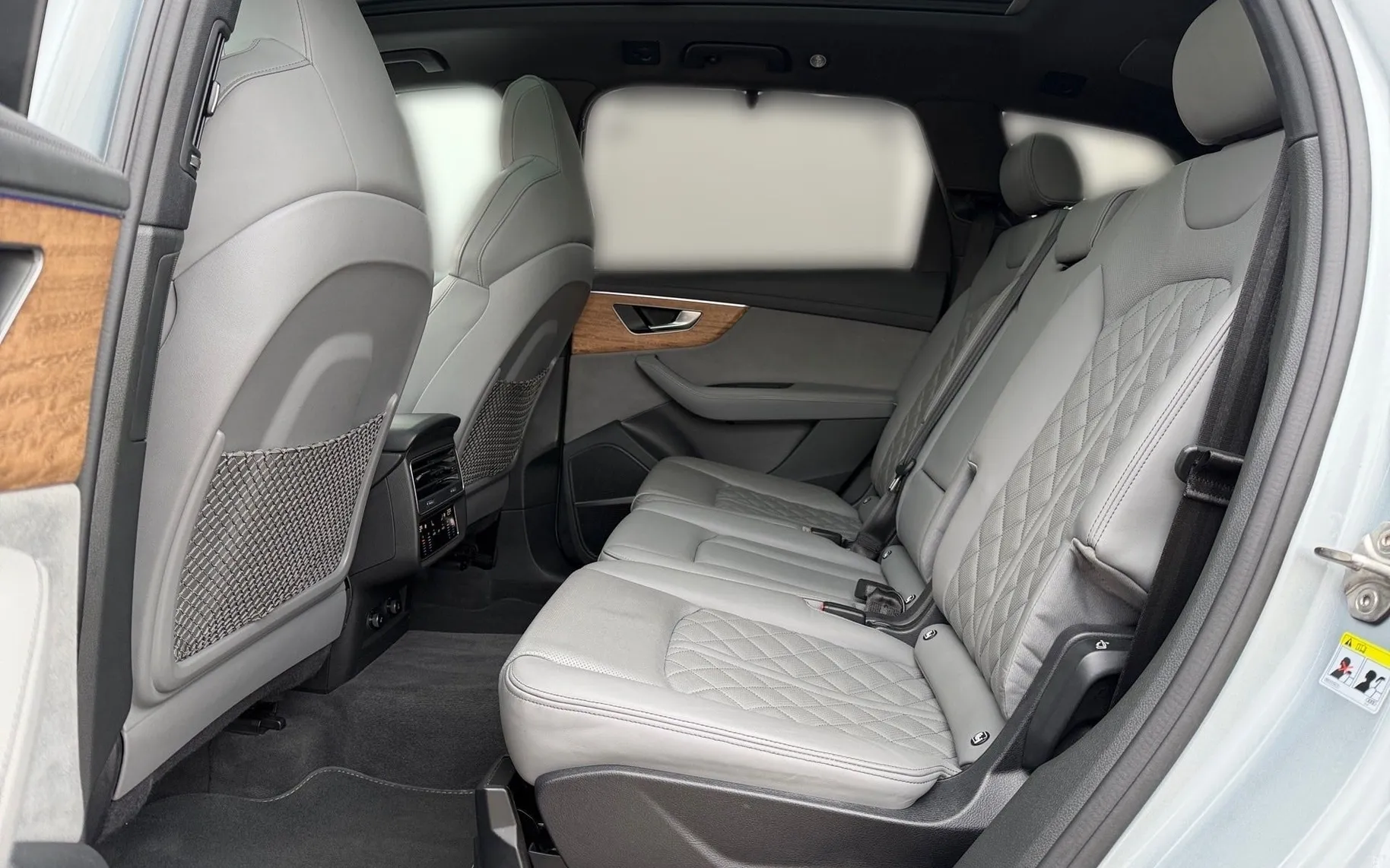 Notranja slika - Audi Q7 - 55 TFSI quattro S-line Panorama - Soft close - 11