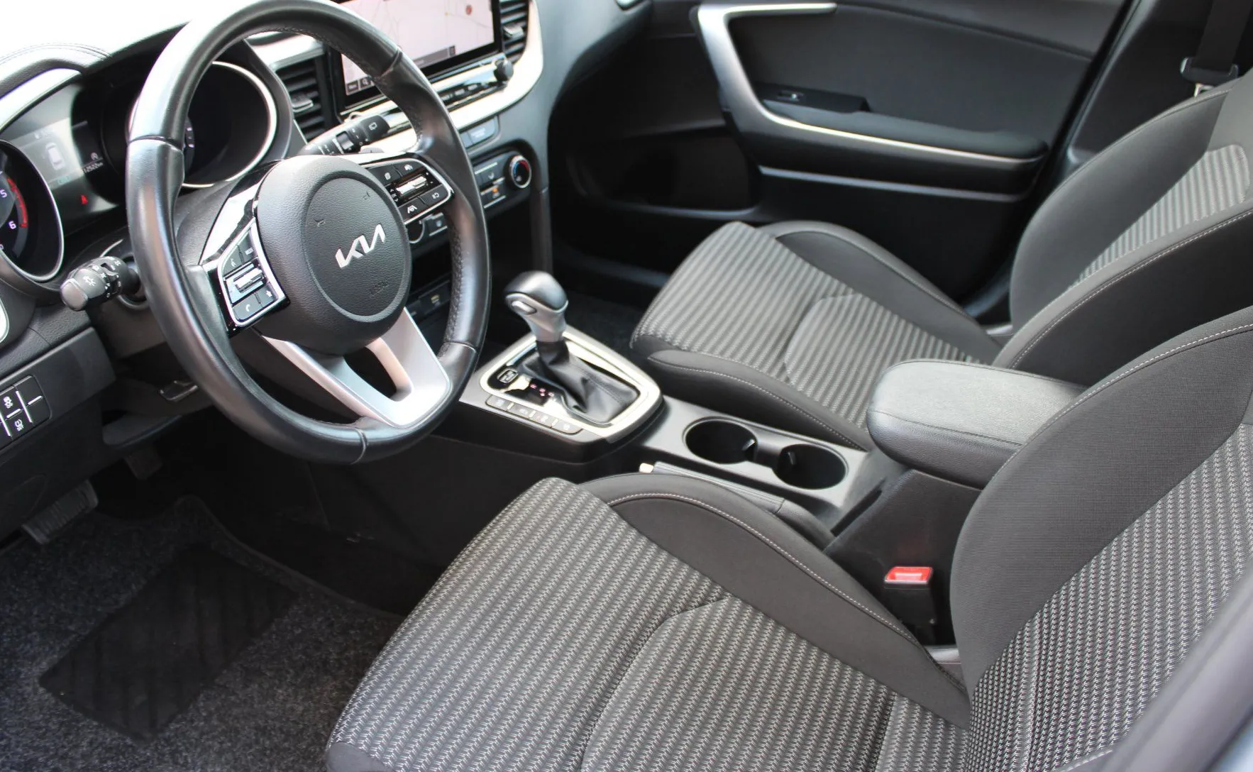 Zunanja slika - KIA Ceed - SW  SW 1.6 CRDi MHEV Business DCT - 12
