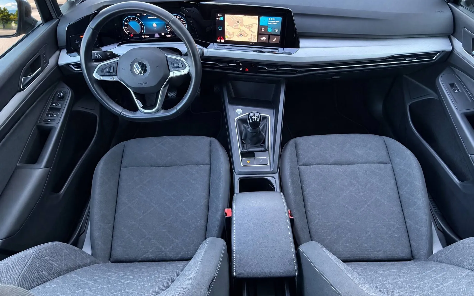 Notranja slika - Volkswagen Golf - 1.5 TSI ACT BMT Life-IQ Light-PDC-Vzvratna kamera. - 10