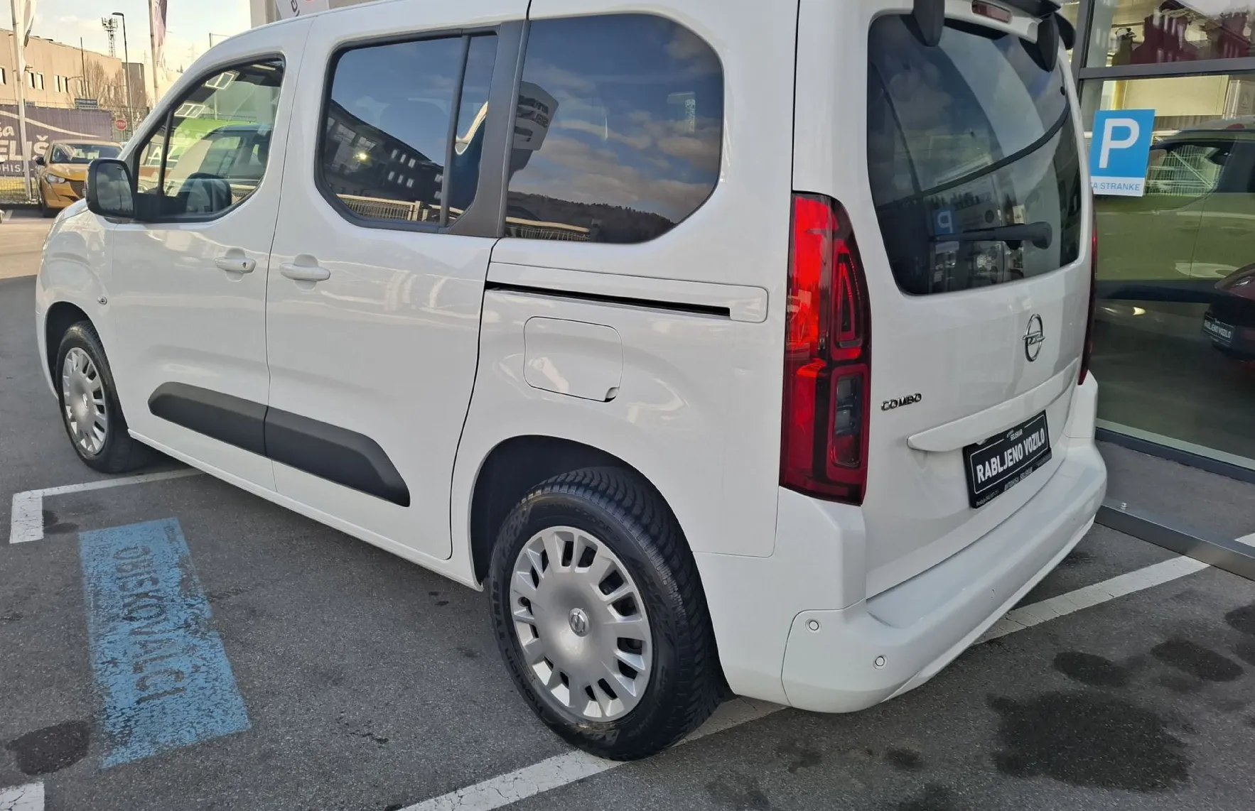 Zunanja slika - Opel Combo - 1.5 HDI 96KW SERVISNA ZGODOVINA + MALO KM - 5
