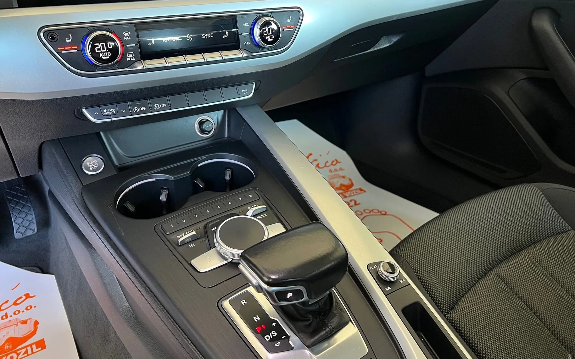 Notranja slika - Audi A4 Avant - 2.0 TDI-BI-XENON-LED-VIRTUAL-NAVI-F1-AVT-140KW - 12