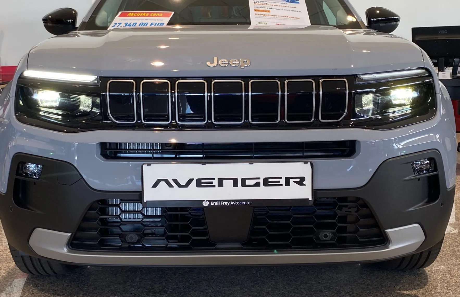 Zunanja slika - Jeep Avenger - Summit 1.2 E-DCT6 MHEV 100 - 2