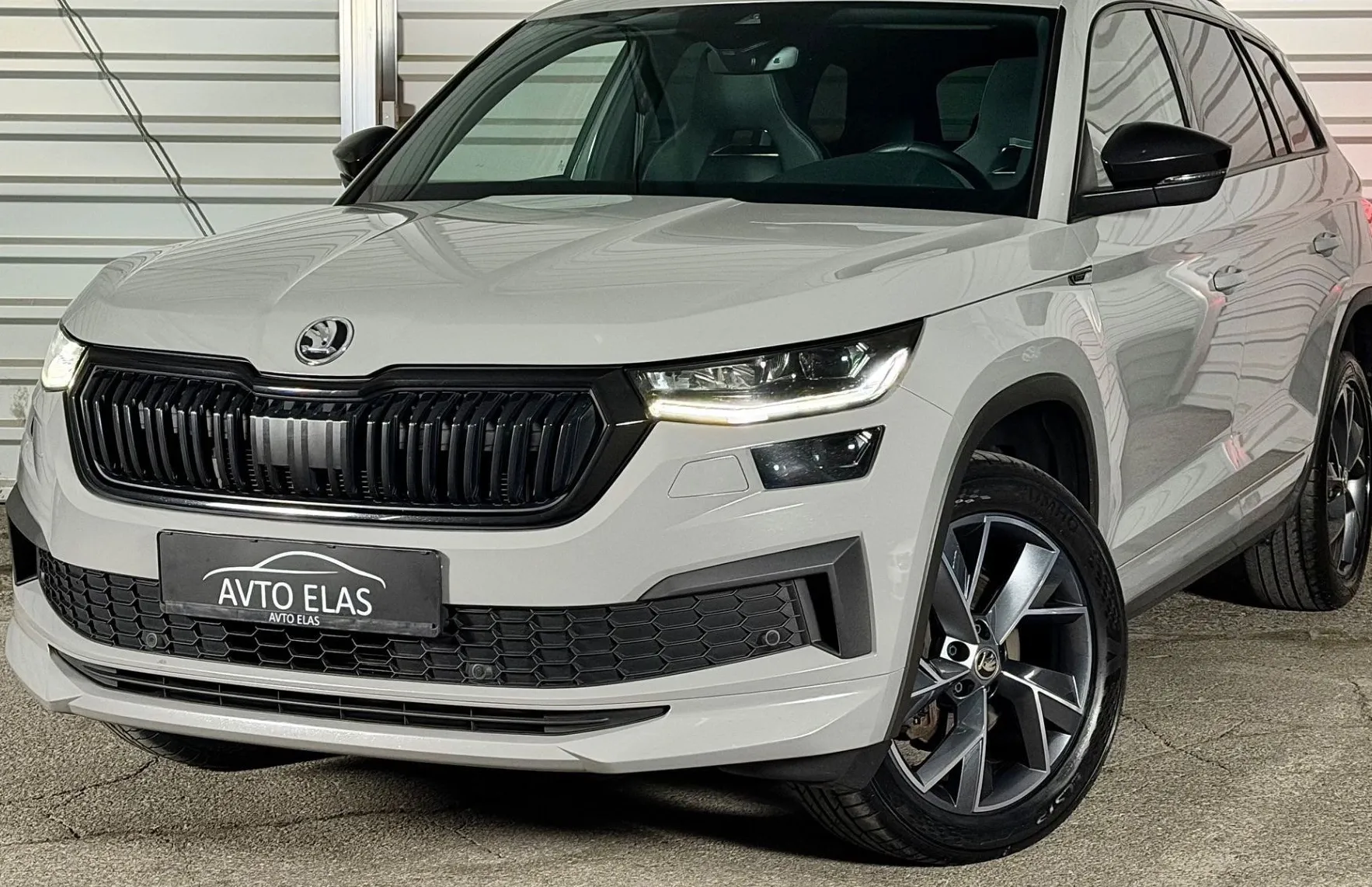 Zunanja slika - Škoda Kodiaq - 2.0 TDI SPORTLINE DSG - PANO - HLAJ GRET SED. - 1