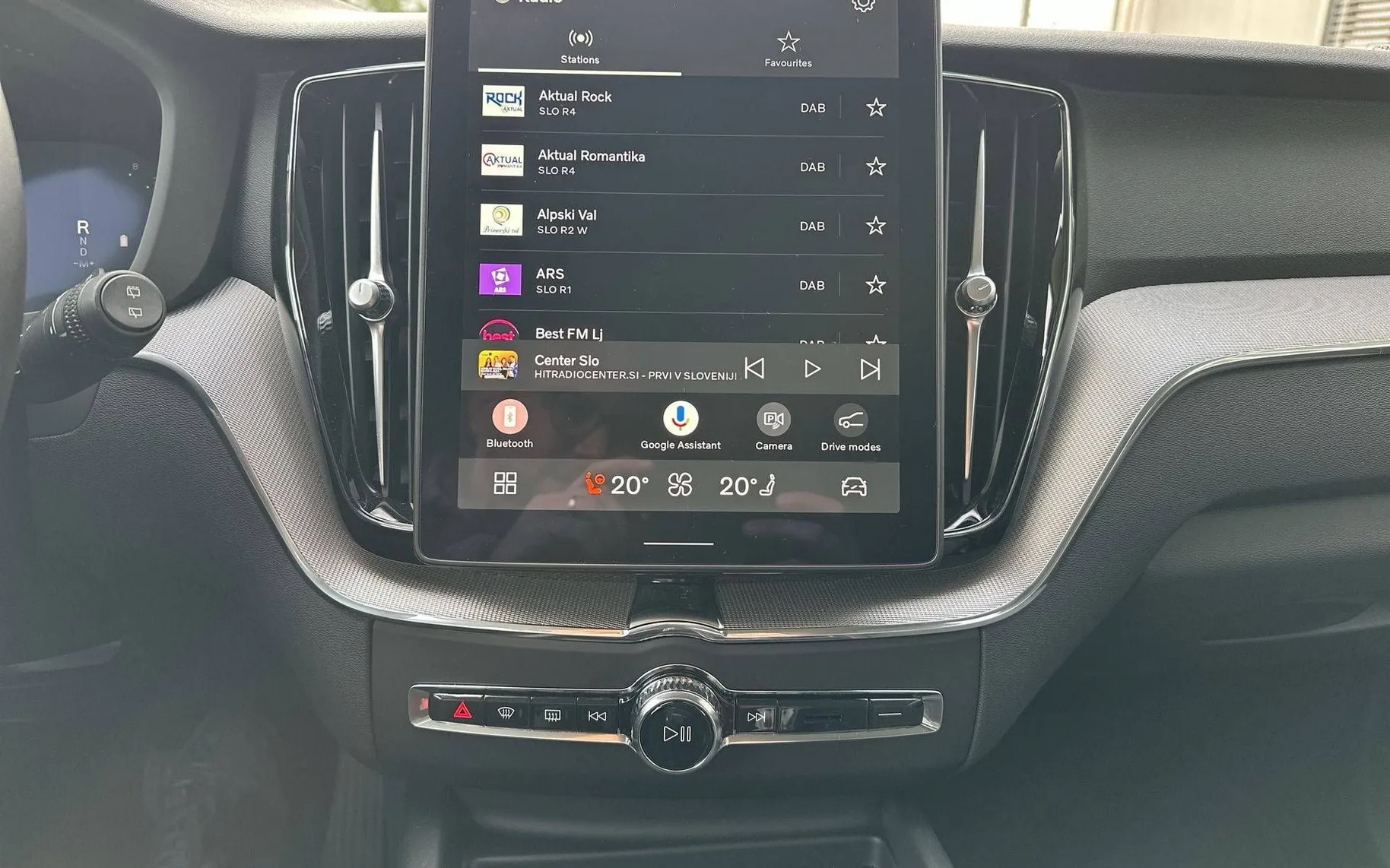 Notranja slika - Volvo XC60 - B5 P AWD Core Avt. - 16