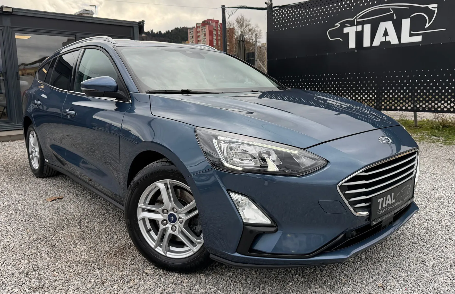 Zunanja slika - Ford Focus - EcoBoost-LED-KAMERA-LINE ASS-MOZEN NAKUP BREZ POL. - 3