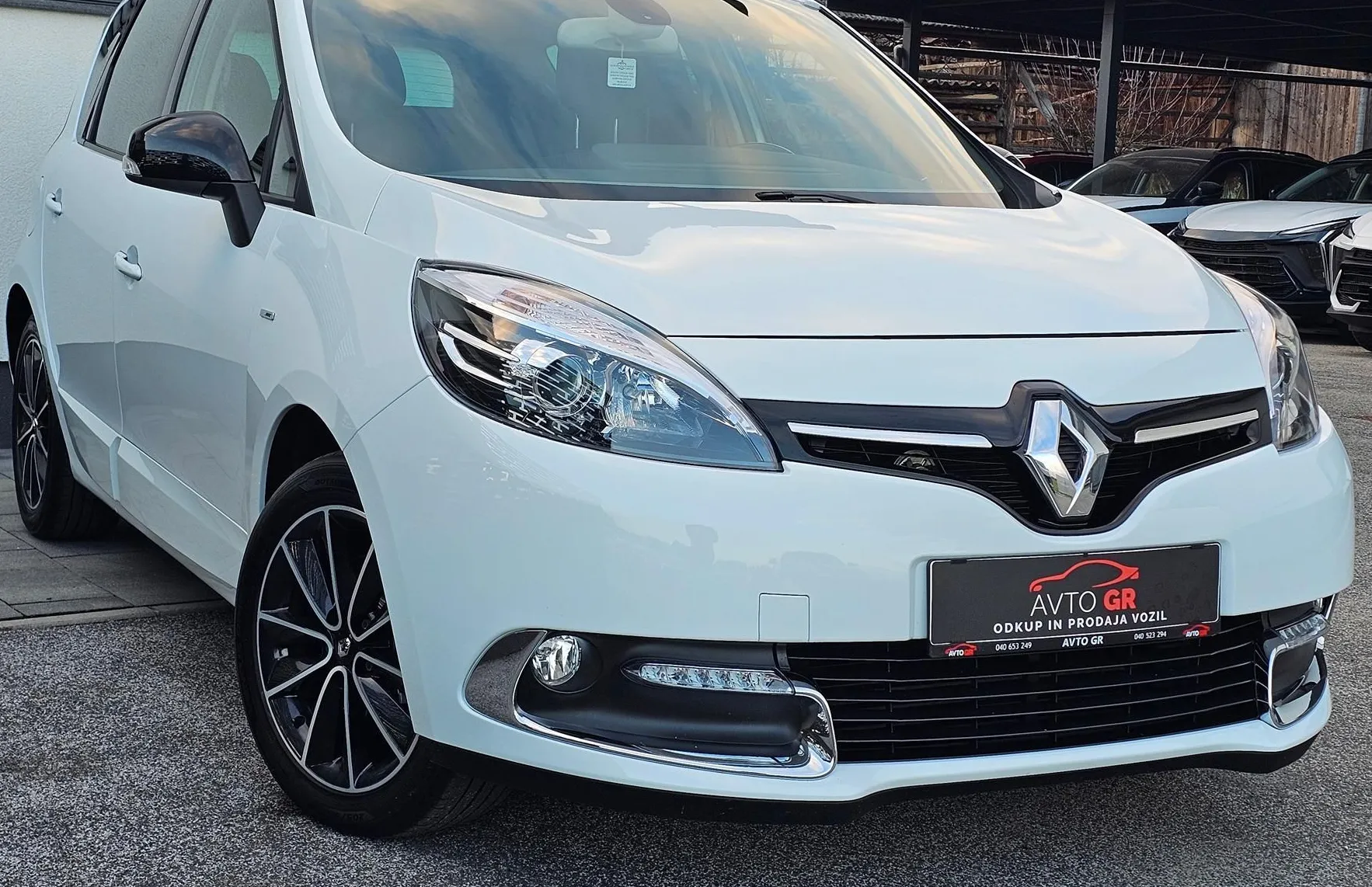 Zunanja slika - Renault Scénic - Scenic 1.2 16v-BOSSE-Le 159.000km-Odličen- Tempo.- - 4