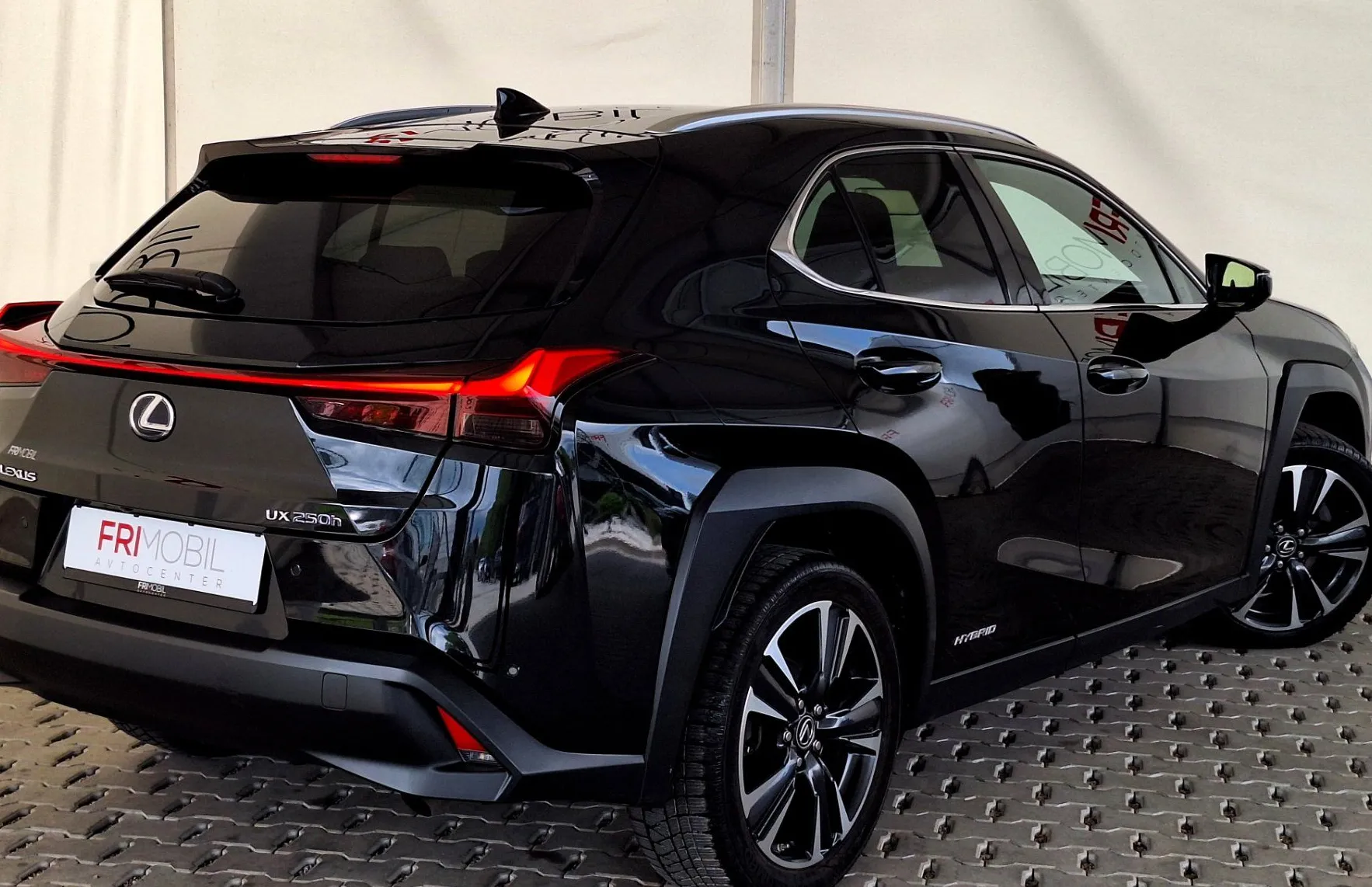 Zunanja slika - Lexus UX - 250h AWD Lury Mark Levinson•KAM360•MEMORY•ACC• - 3