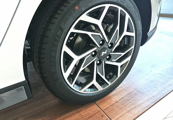Zunanja slika - Hyundai i30 - 1.6 T-GDI PREMIUM N-LINE-WINTER-REZ.KOLO-VIDEO - 8