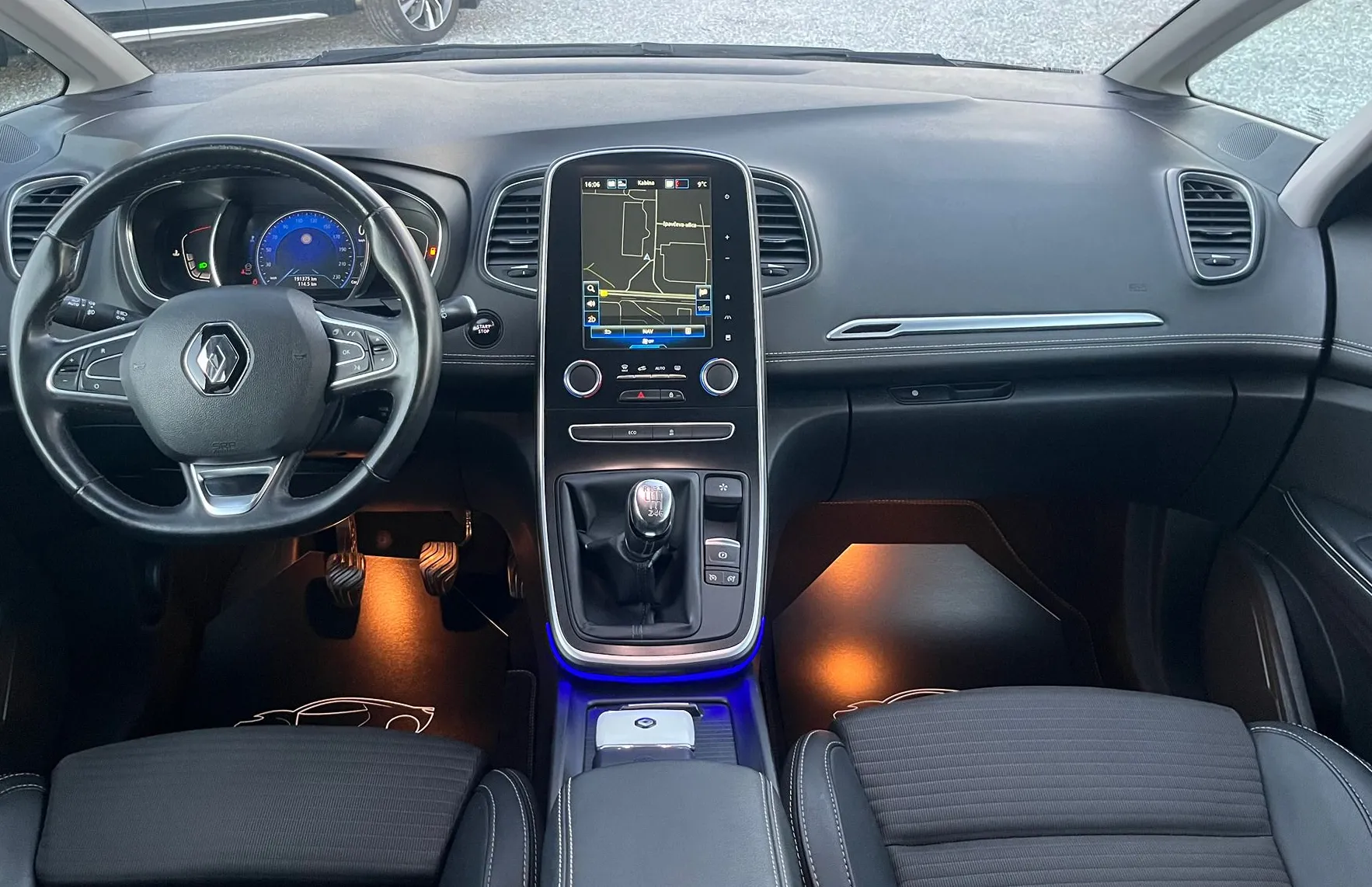 Zunanja slika - Renault Scénic - Scenic 1.2 16V Tce NAVI-EDITI5N 1-20COL-LED PURE VISION - 10