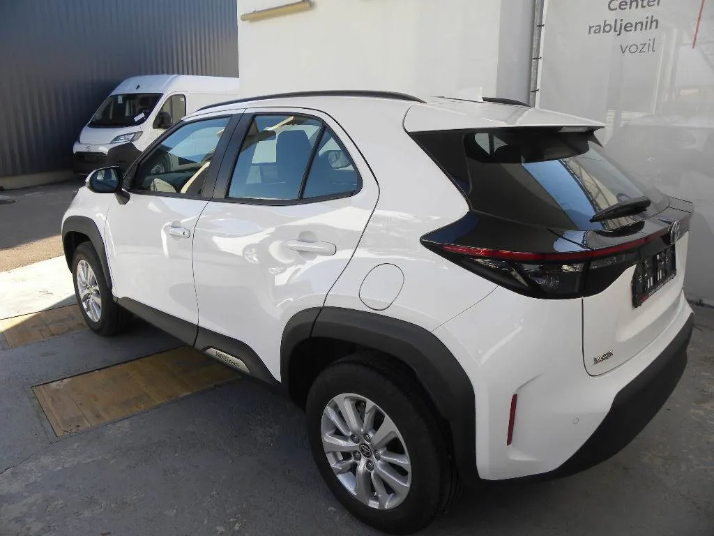 Zunanja slika - Toyota YARIS CROSS HYBRID - Toyota  1.5 VVT-i Cool Avt. - 4