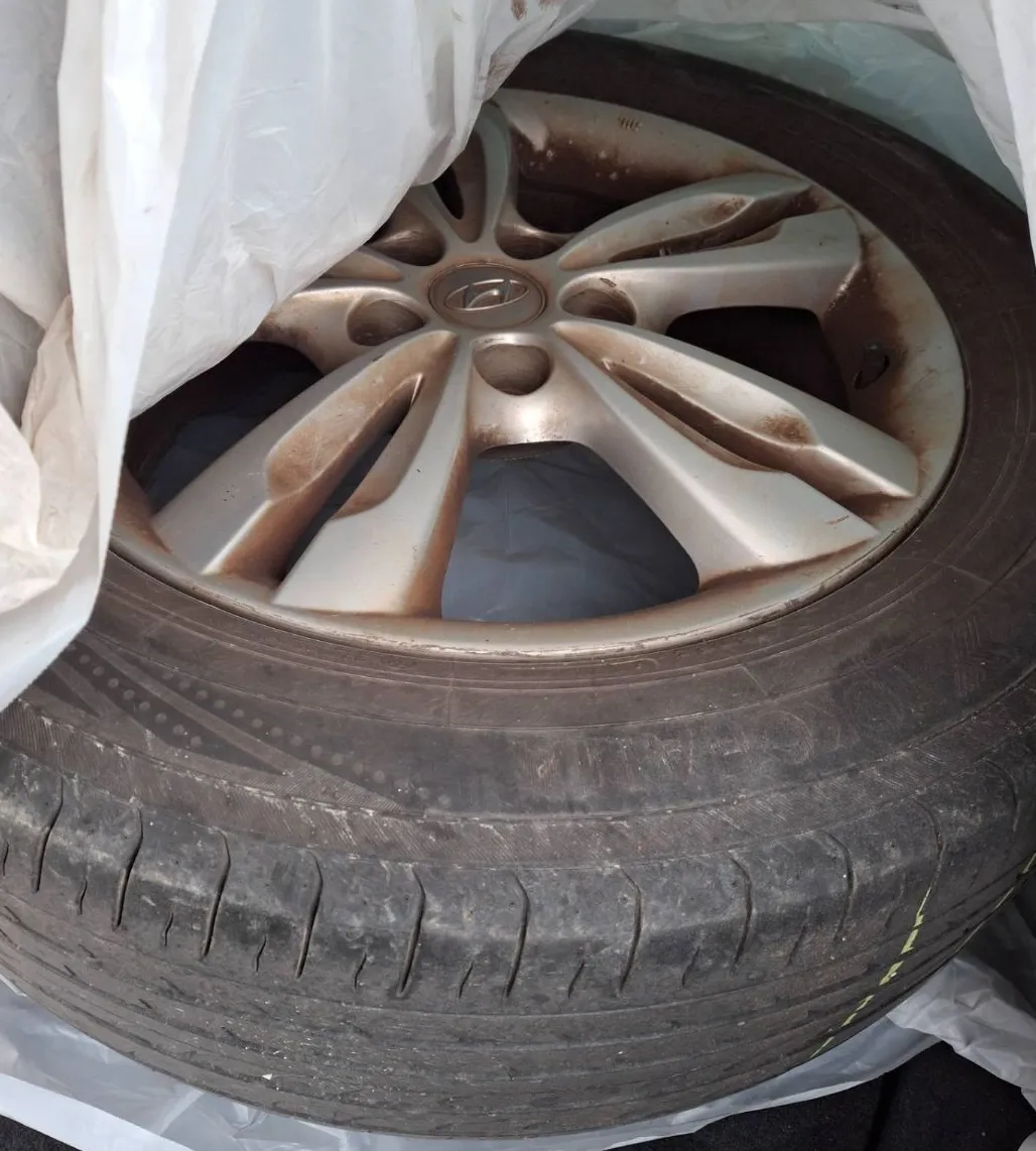 Zunanja slika - Hyundai ix35 - 2.0 CRDI Premium 4WD... - 12