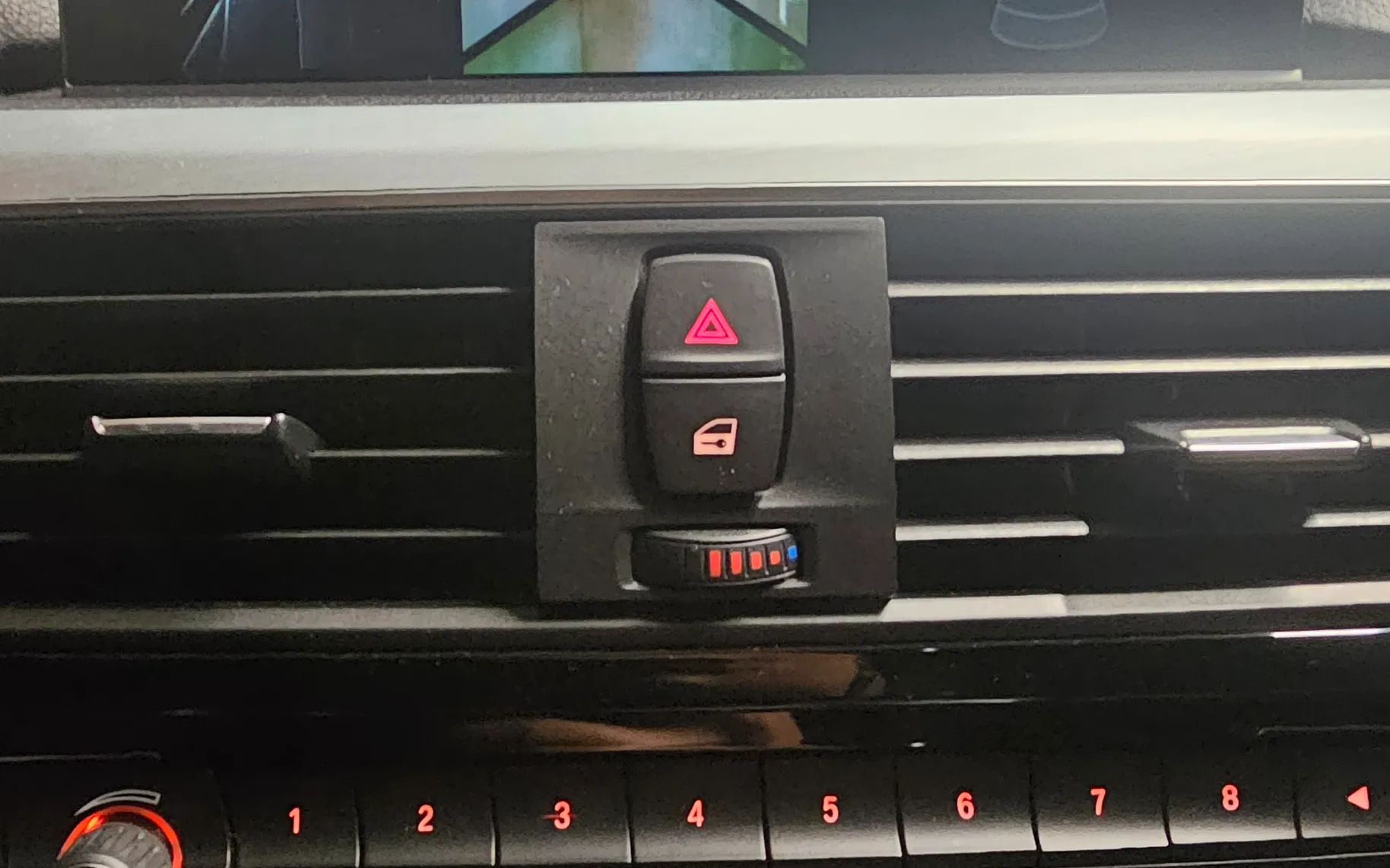Notranja slika - BMW Serija 3 - 320d xdrive touring M sport - 13