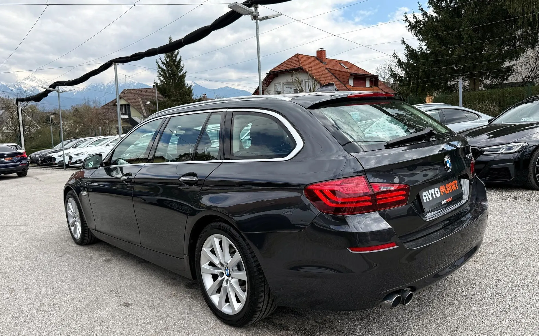 Zunanja slika - BMW Serija 5 - Touring: 525d AUT. LUXURY LiNE DIGITAL PANO HEADuP ALU 1 - 10