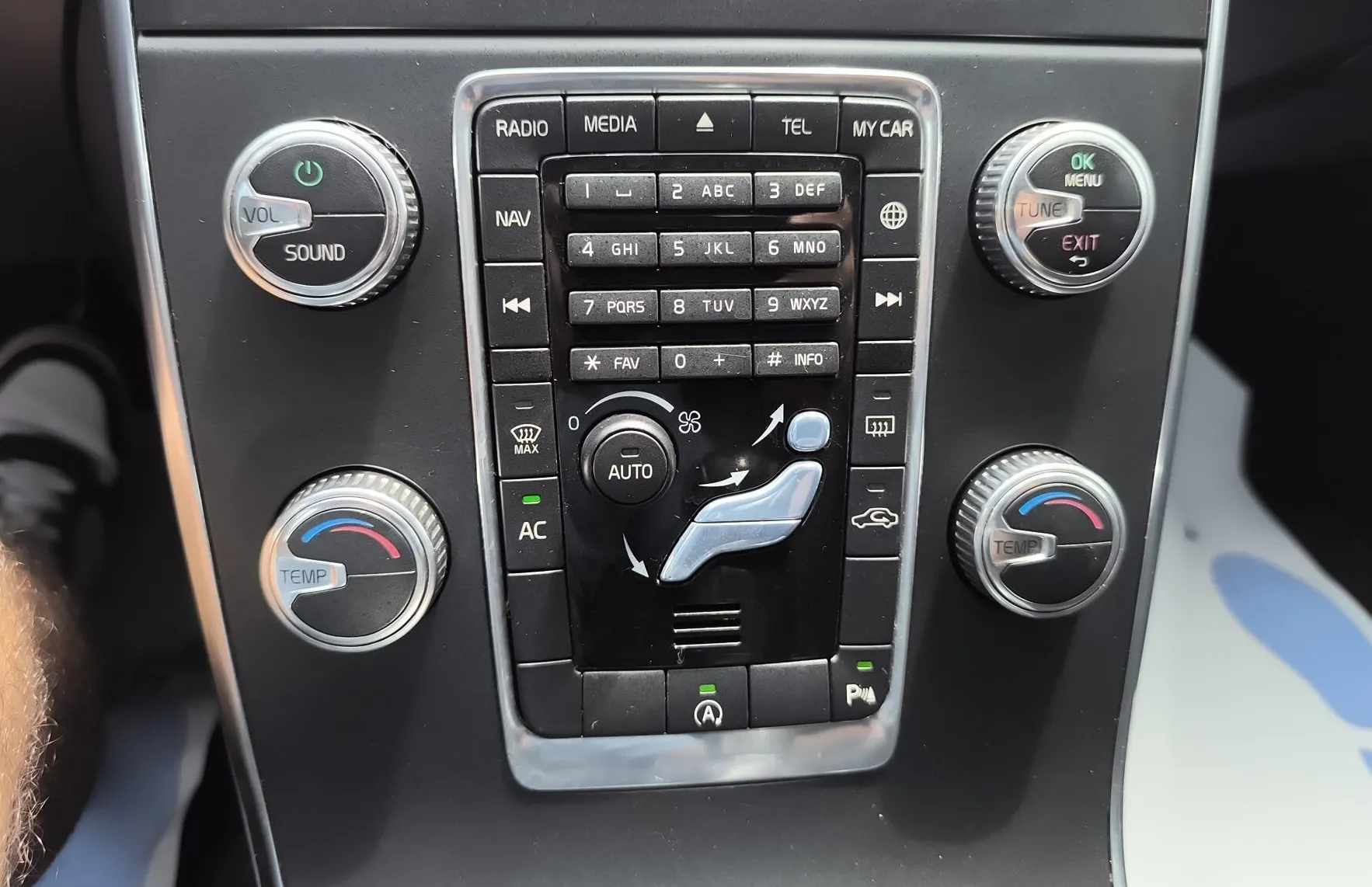 Zunanja slika - Volvo V60 - D2 1.6 TD- NAV- OPRAVLJEN VELIK SERVIS 05 2026 - 20