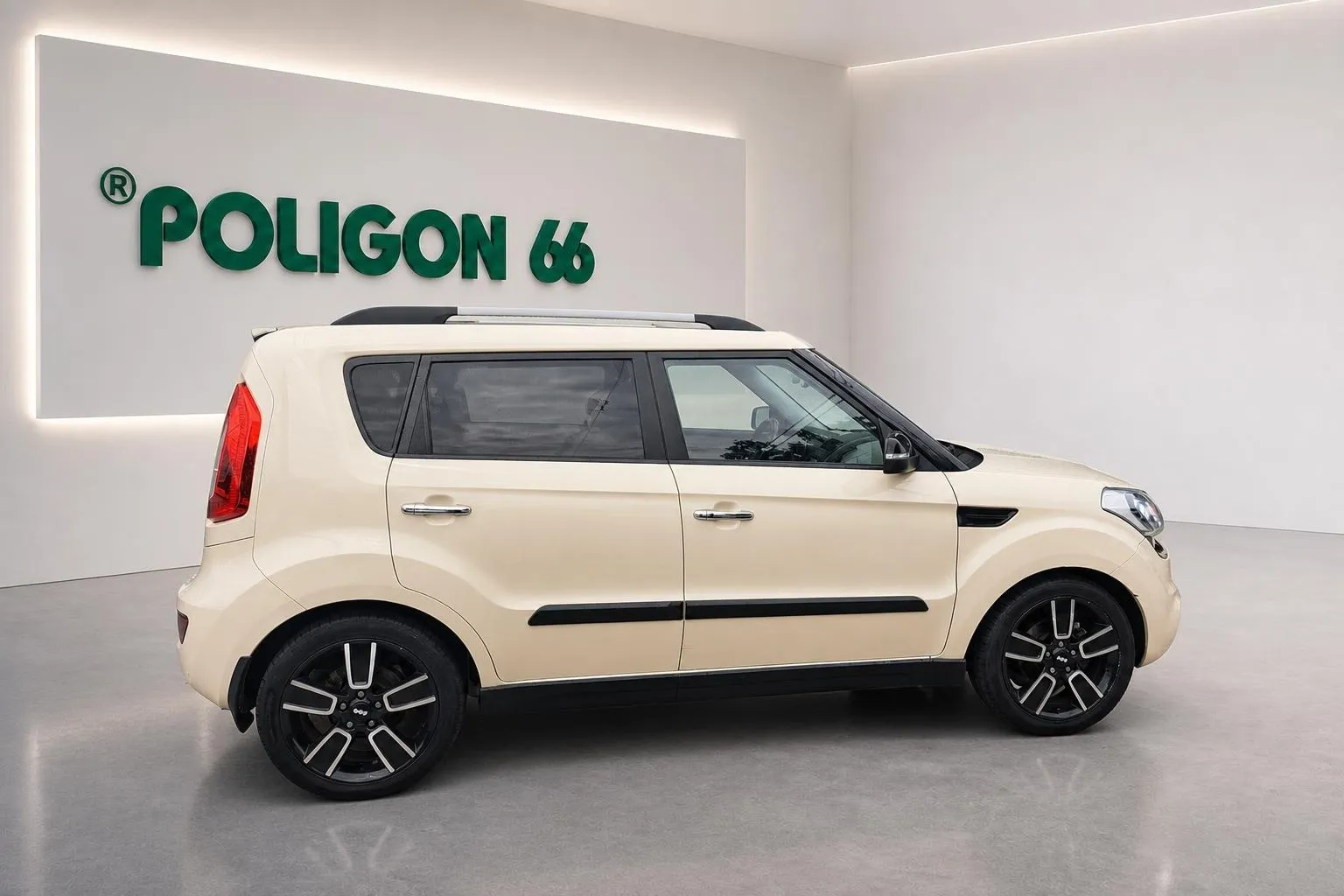 Notranja slika - KIA Soul - 1.6 CRDi-Avt.SLOV.POREKLO-1 LASTNIK-KAMERA-M 2014 - 7