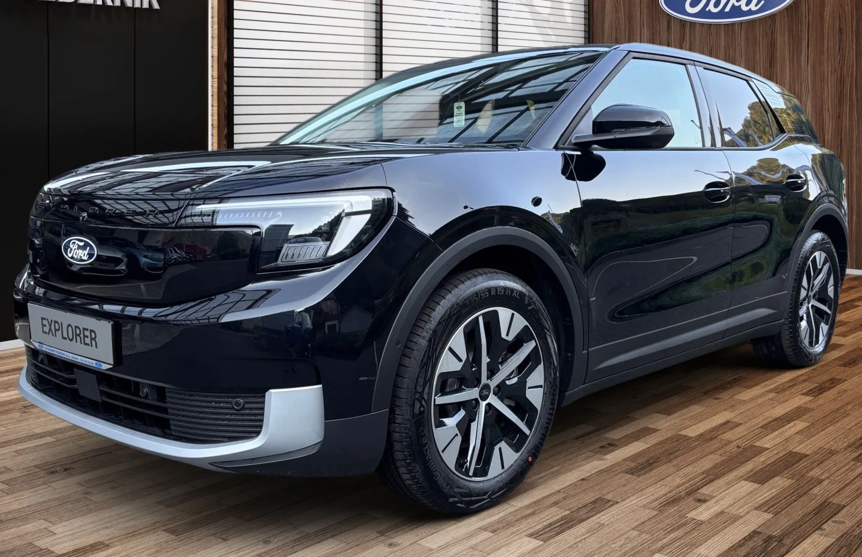 Zunanja slika - Ford Explorer - EV SELECT elektromotor 77 kWh 286PS AUT - 1