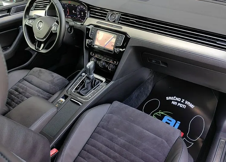 Zunanja slika - Volkswagen Passat - LIMUZ-2.0TDI-150KM-HIGHLINE-VIRTUAL-KAMERA-ACC-17C - 11