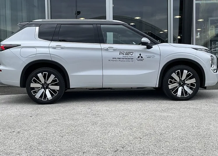 Zunanja slika - Mitsubishi Outlander - 2.4 PHEV Instyle Auto - 2