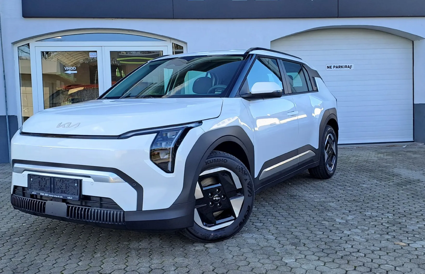 Zunanja slika - KIA EV3 - 58.3 kWh baterija. 150 kW  204 KM  Star - 1