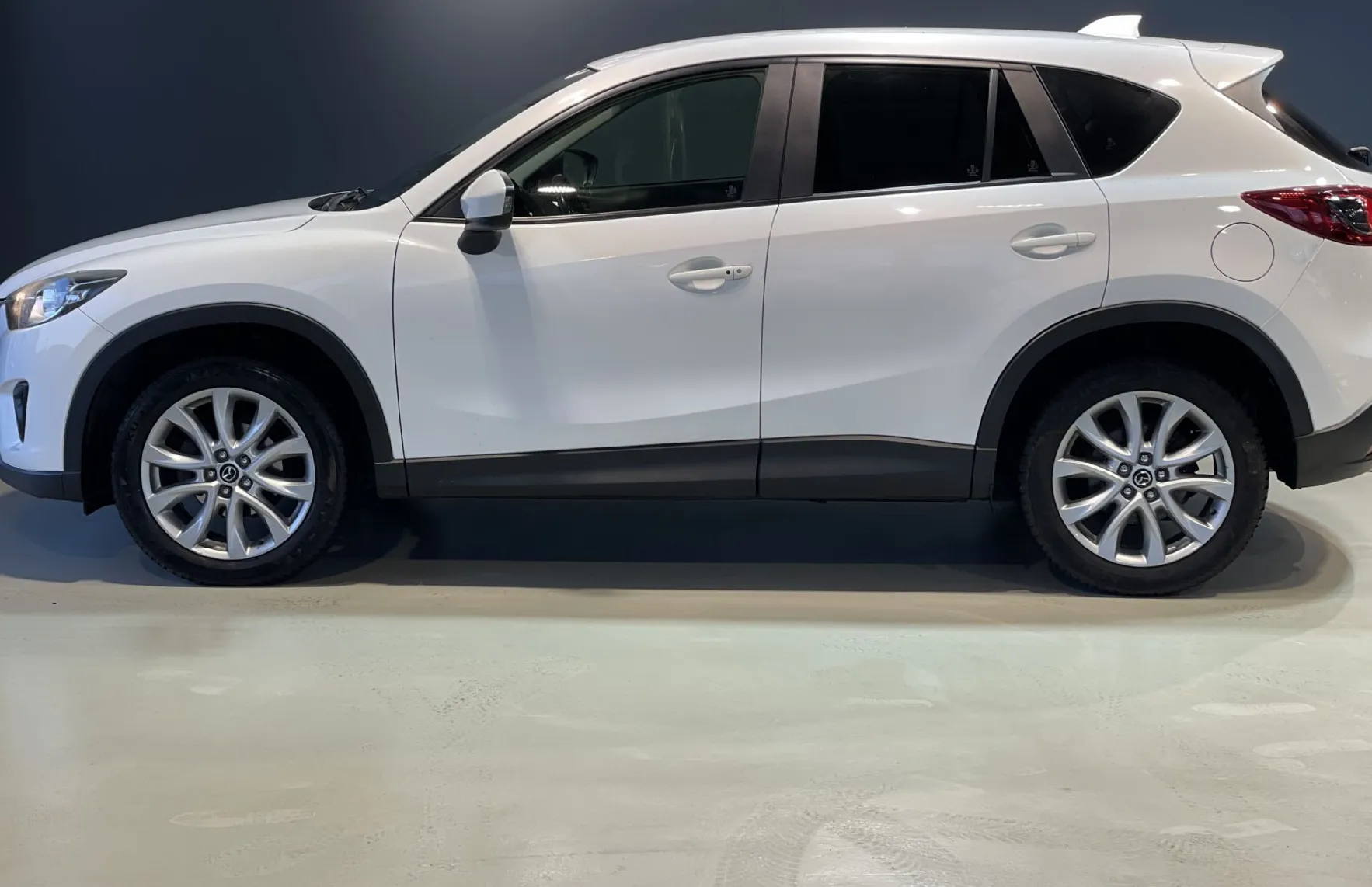 Zunanja slika - Mazda CX-5 - KEYLESS-NAVI-4X4-MEMORY-USNJE-GRETJE-BOSE-ALU-LED - 5