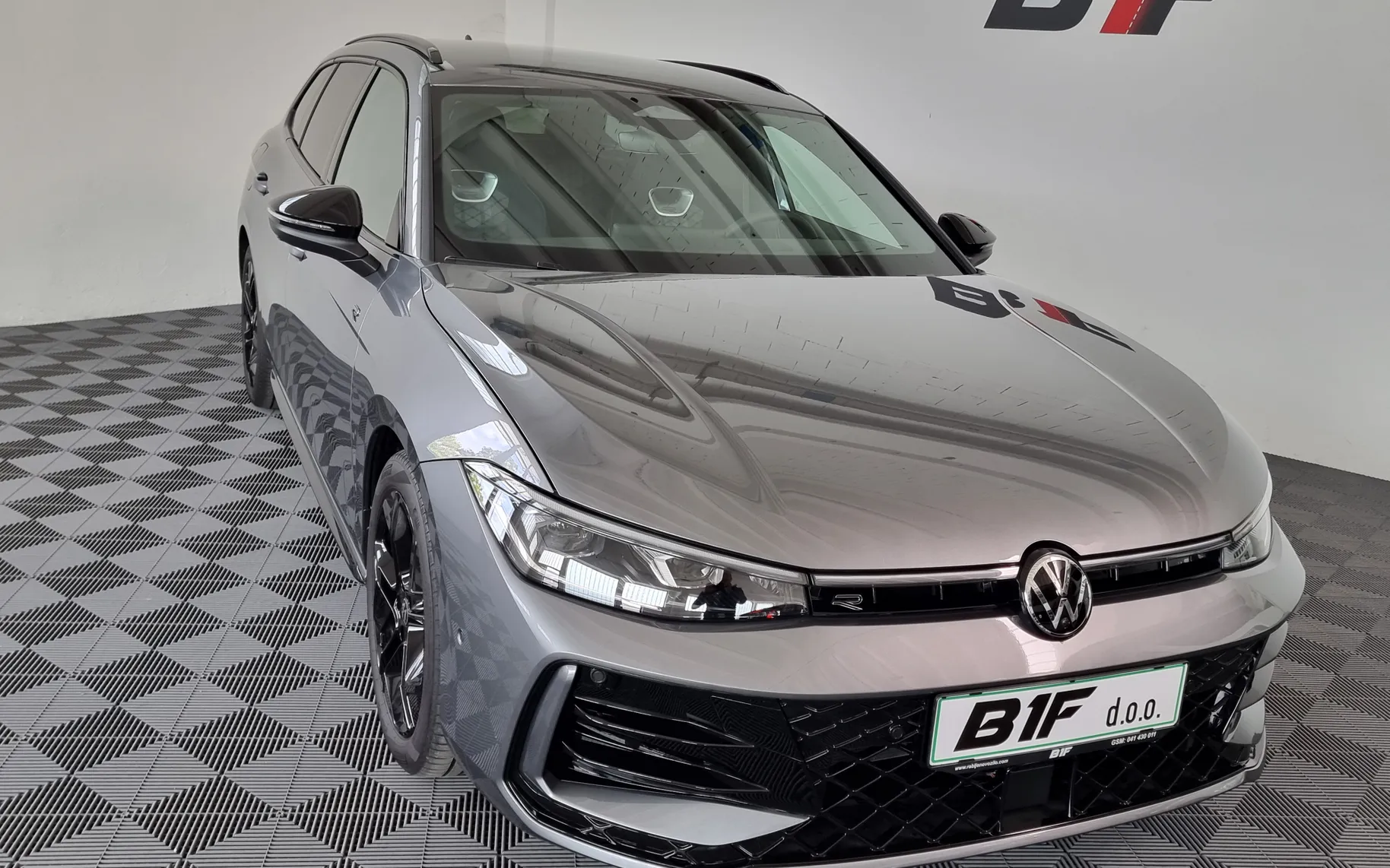 Zunanja slika - Volkswagen Passat - Variant 1.5 eTSI R-Line DSG 110kW - 1