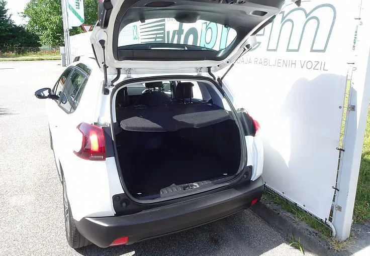 Zunanja slika - Peugeot 2008 - 1.2 - VELIKI SERVIS - 1. LASTNIK - FINANCIRANJE - 5