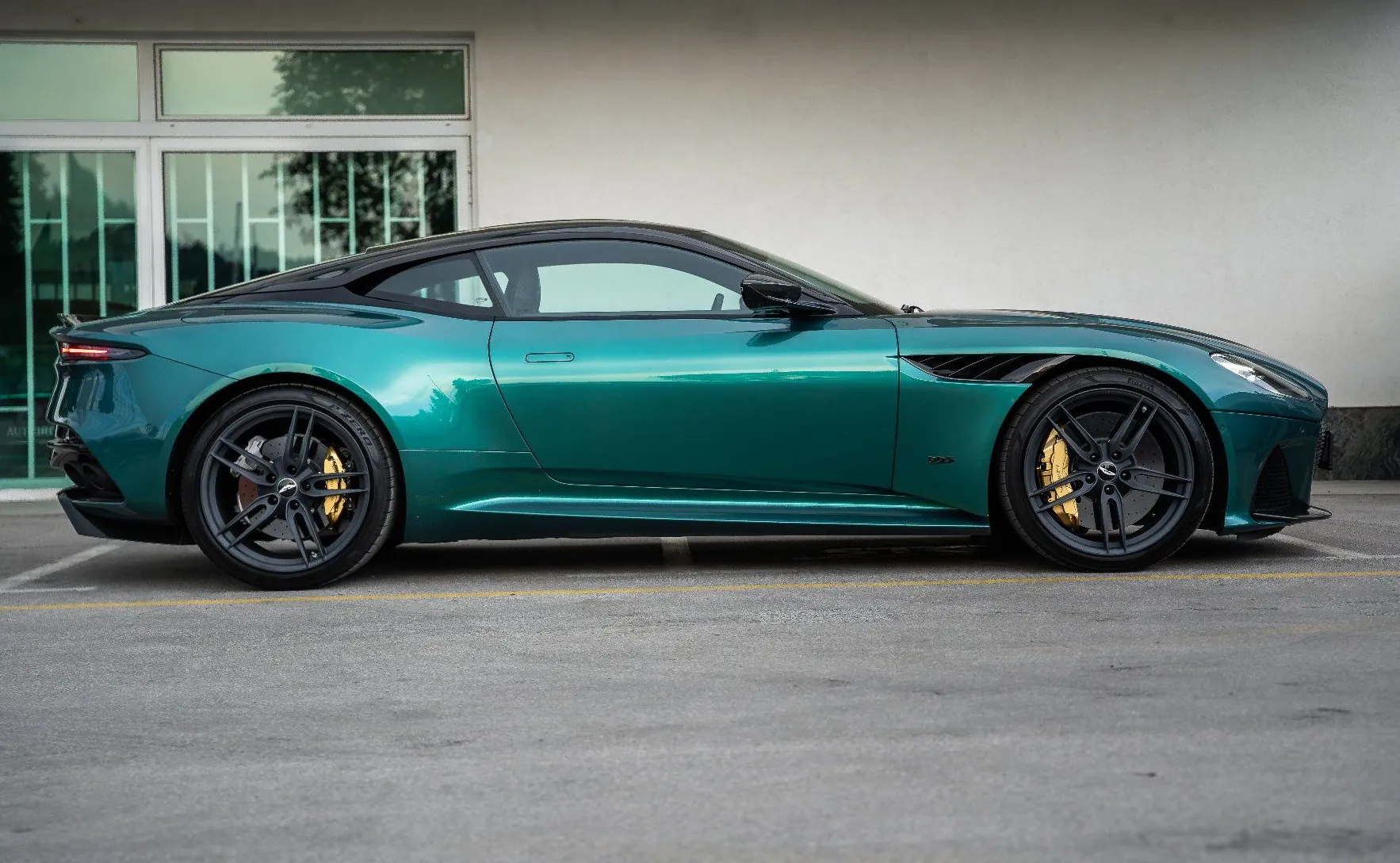 Zunanja slika - Aston Martin DBS - AM RACING GREEN EXT. CARBON BANG OLUFSEN - 4