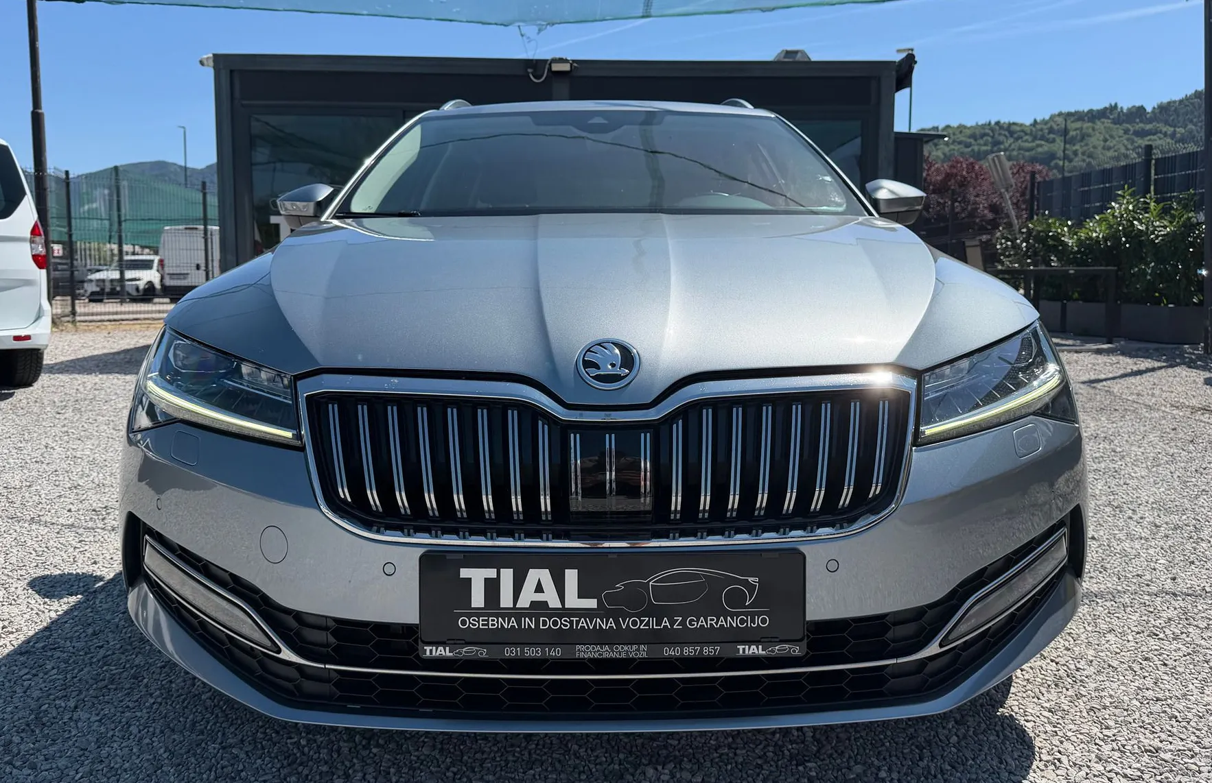 Zunanja slika - Škoda Superb - 2.0 TDI STYLE-18COL-CRYSTAL LED-ACC-MRT.KOTI-KAMER - 2