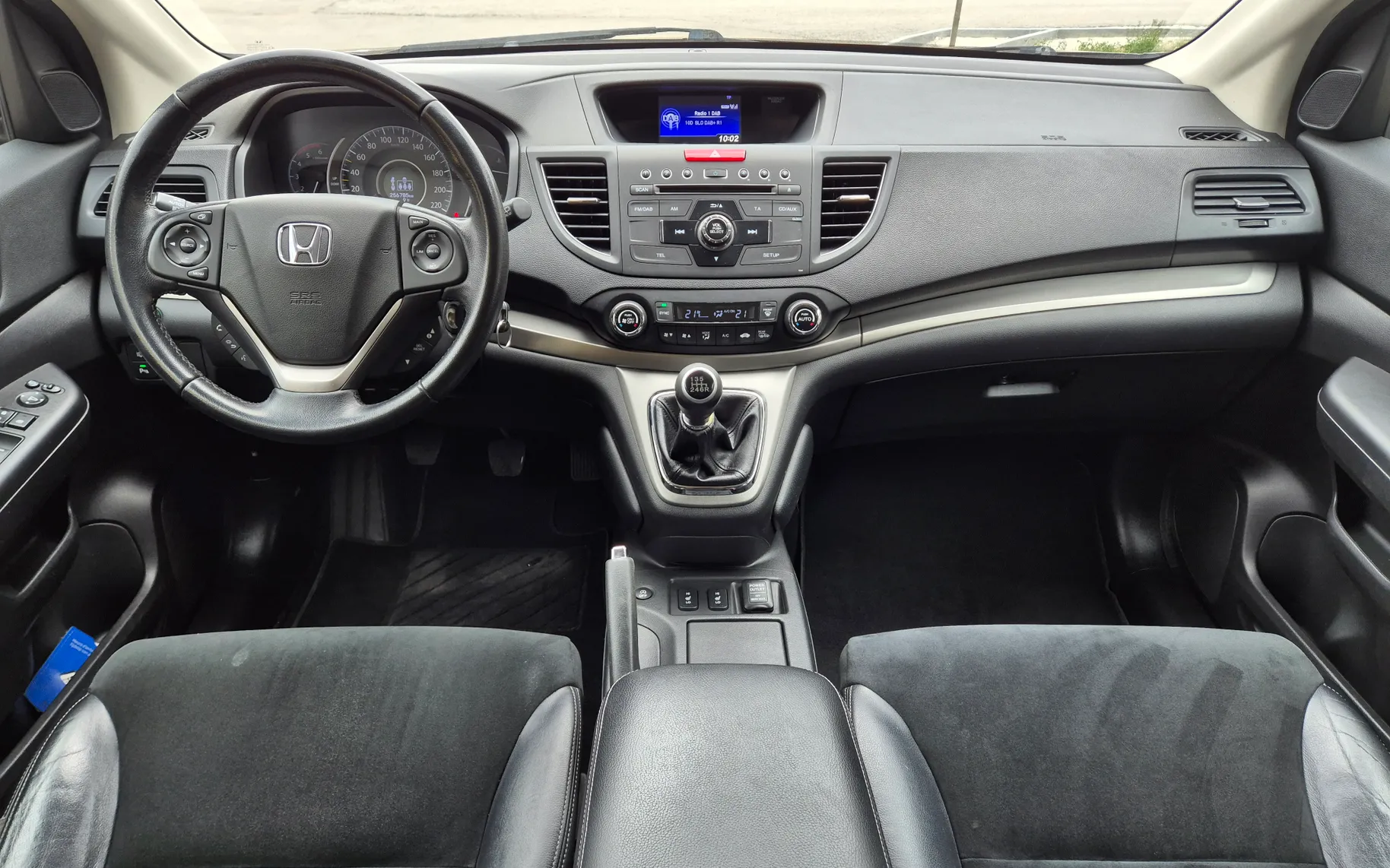 Notranja slika - Honda CR-V - 4WD 2,2i DTEC Comfort - 8