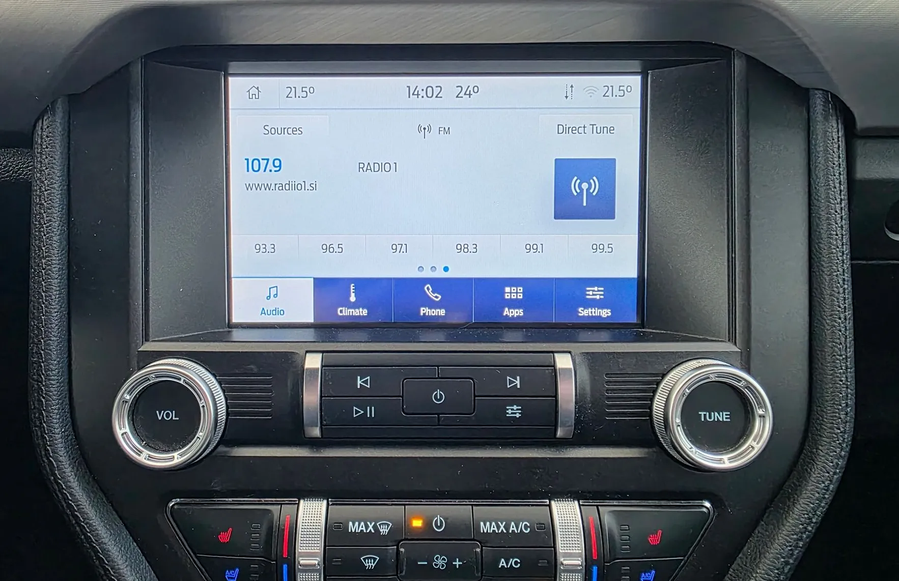 Zunanja slika - Ford Mustang - 2.3 - LED - USNJE - GR. + HLAJ. SED. - KAMERA - 11