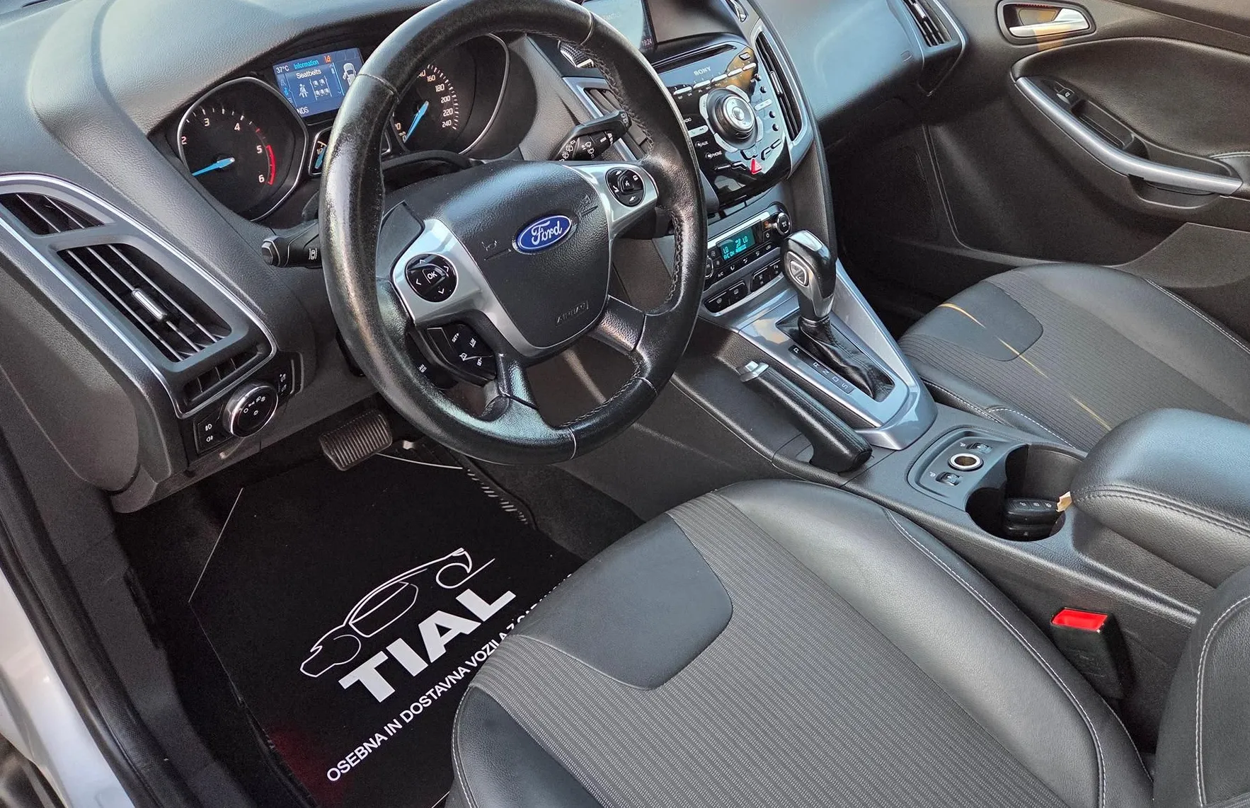 Zunanja slika - Ford Focus - Karavan 2.0TDCi Titanium NAVI-LED 2XPDC-KAMERA-ALU - 12
