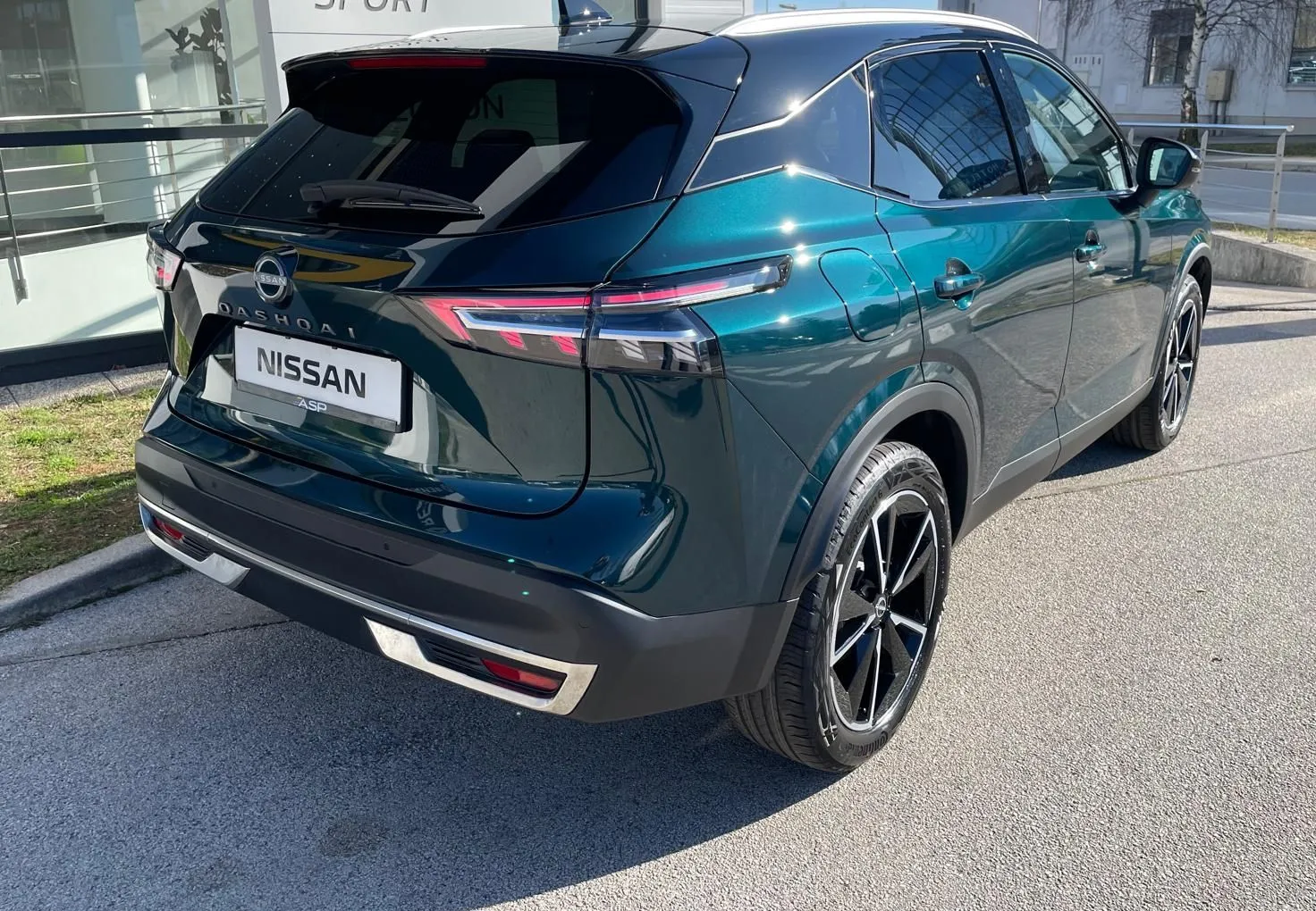 Zunanja slika - Nissan Qashqai - 1.3 DIG-T Mild Hybr.158 4WD X-Tron.TEKNA - 6