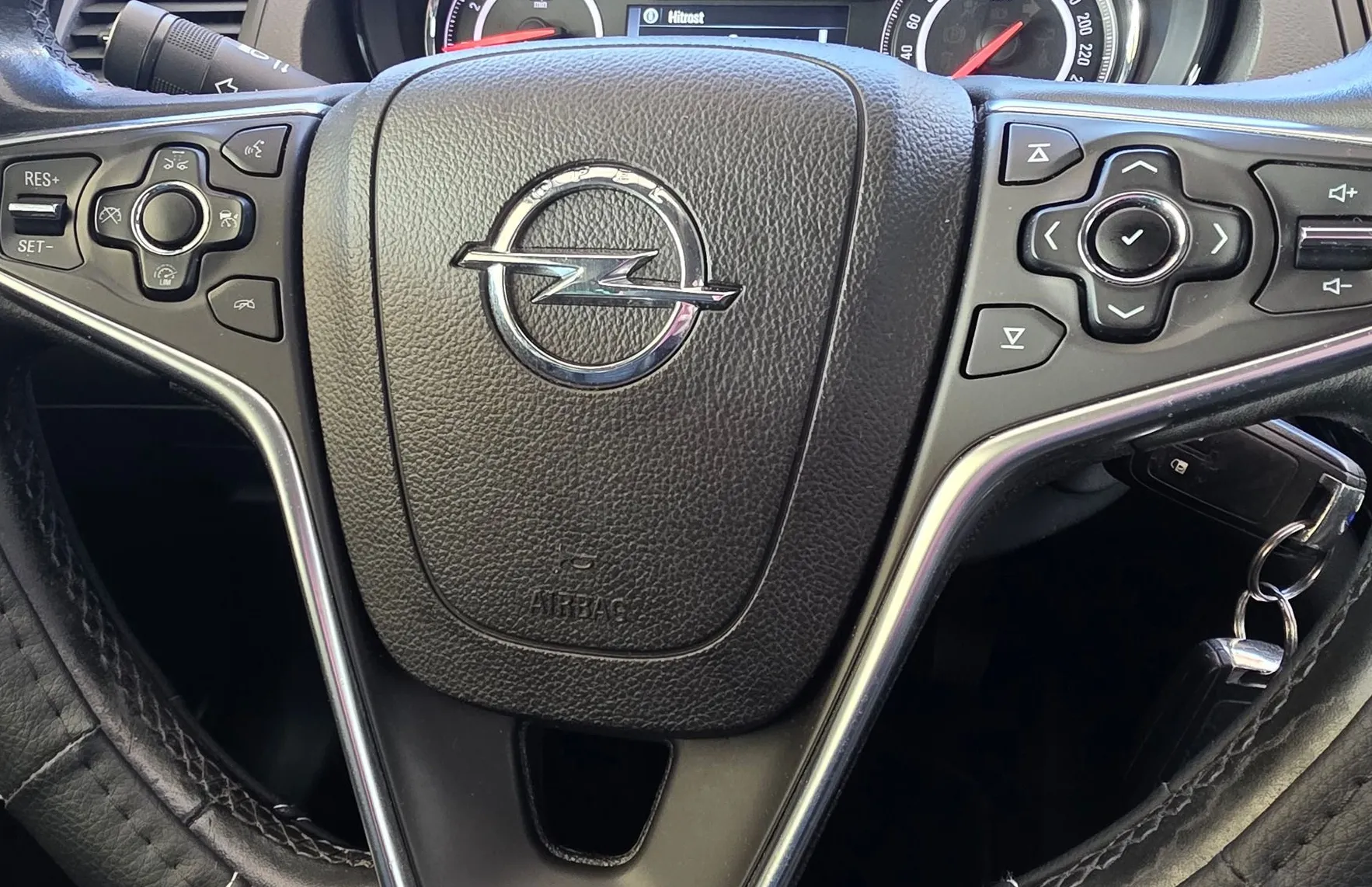 Zunanja slika - Opel Insignia - 2.0 CDTI OPC LINE- SLO-KAM - MRTVI KOT - GL. SERV - 10