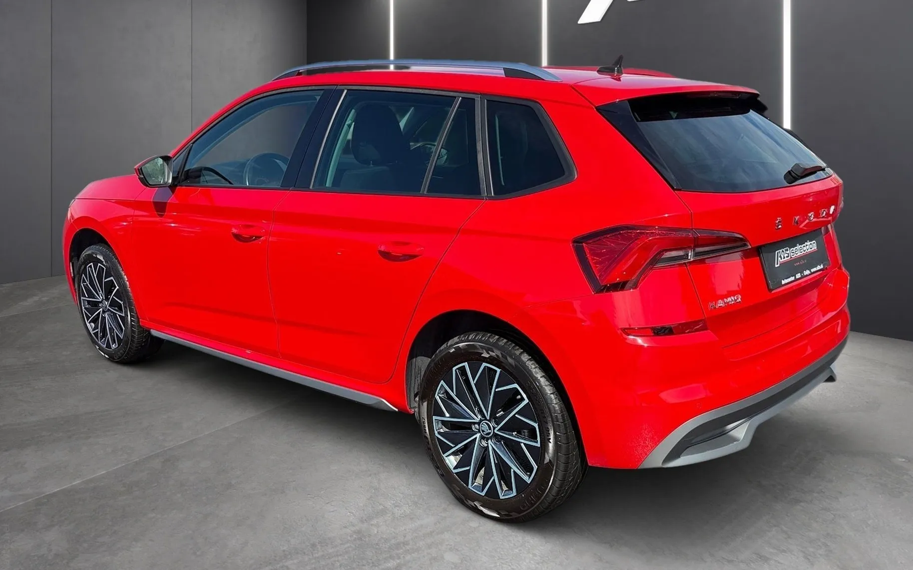 Zunanja slika - Škoda Kamiq - 1.5 TSI Style-SLO-Full LED-Vlečna kljuka-AppConnec - 4